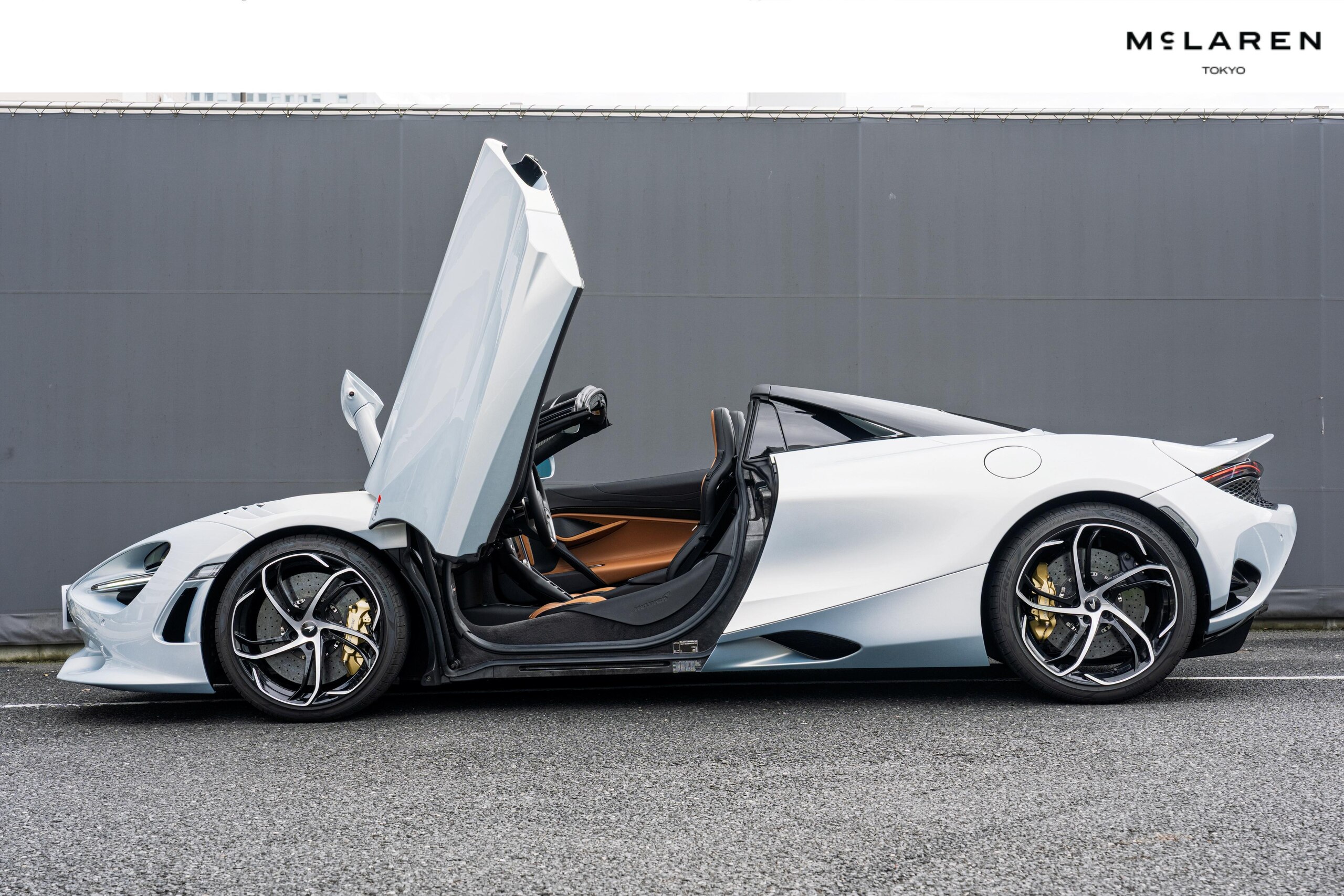 2024 McLaren 750S Spider — Photo 18 / 38