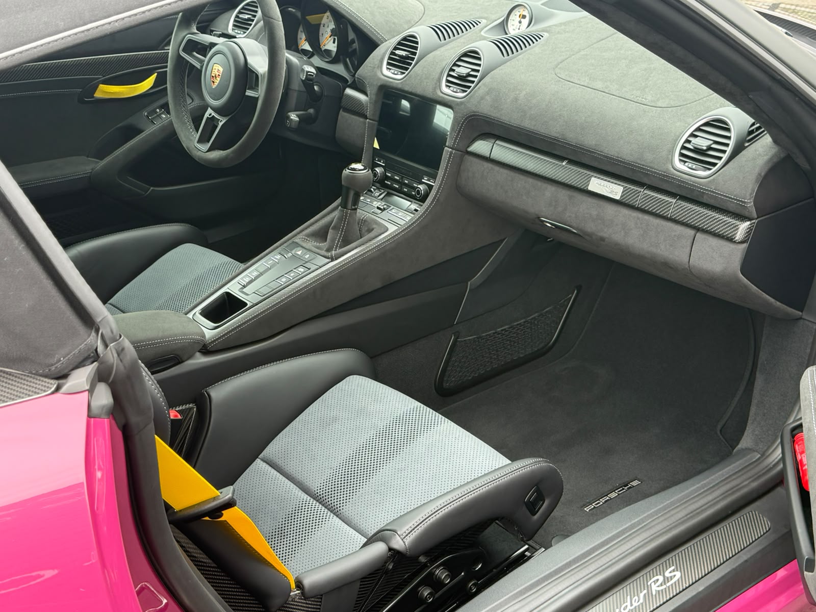 2024 Porsche 718 Spyder RS — Photo 9 / 18
