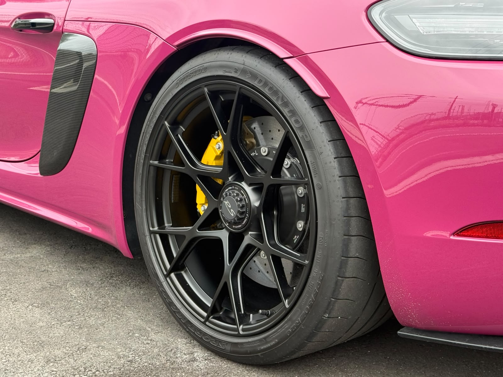 2024 Porsche 718 Spyder RS — Photo 10 / 18