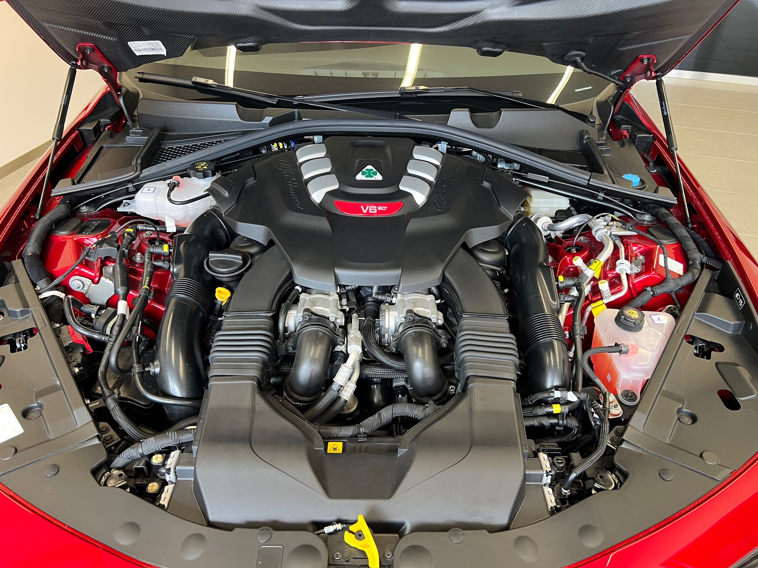 2025 Alfa Romeo Giulia Quadrifoglio — Photo 11 / 53