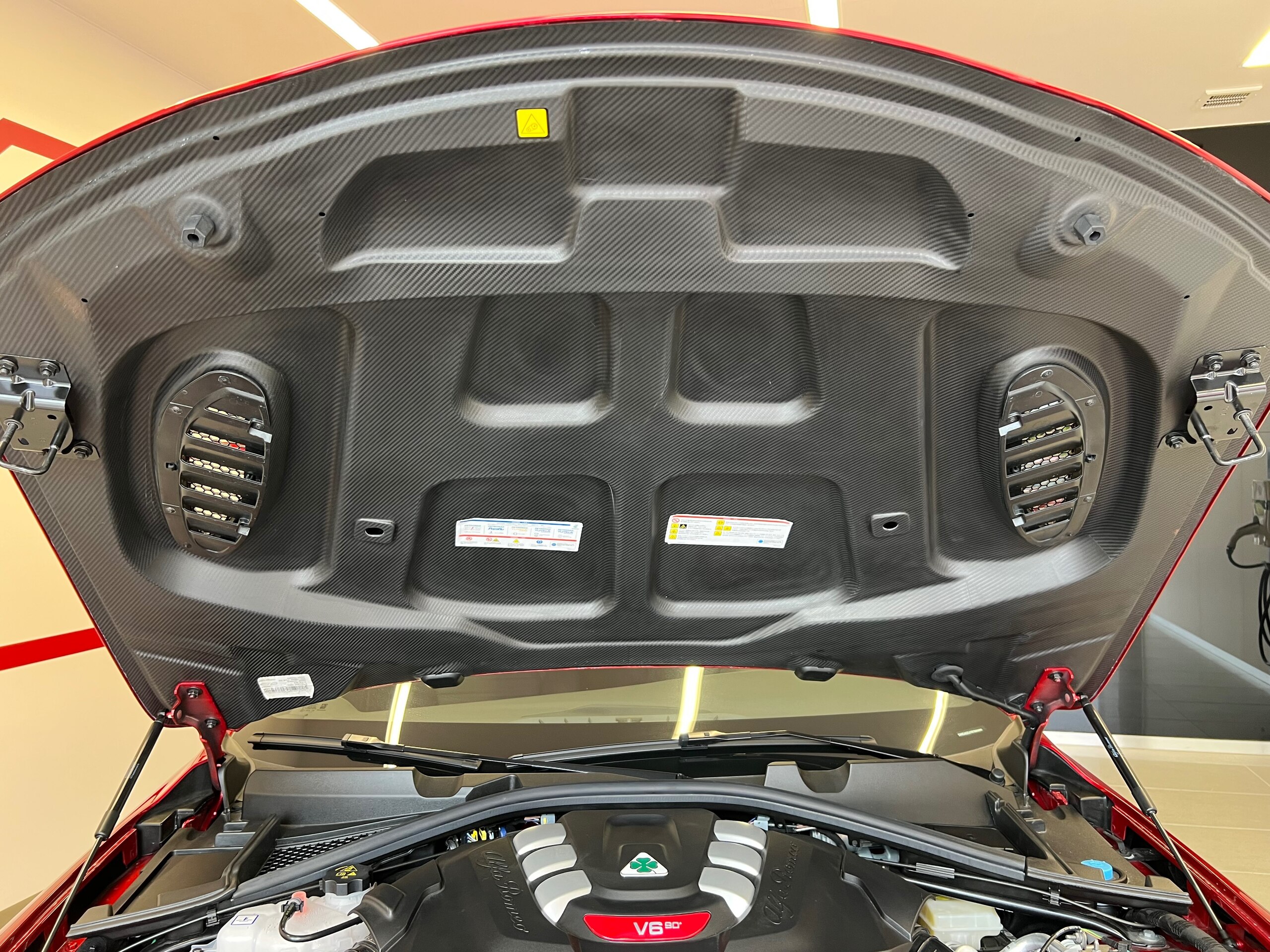 2025 Alfa Romeo Giulia Quadrifoglio — Photo 12 / 53