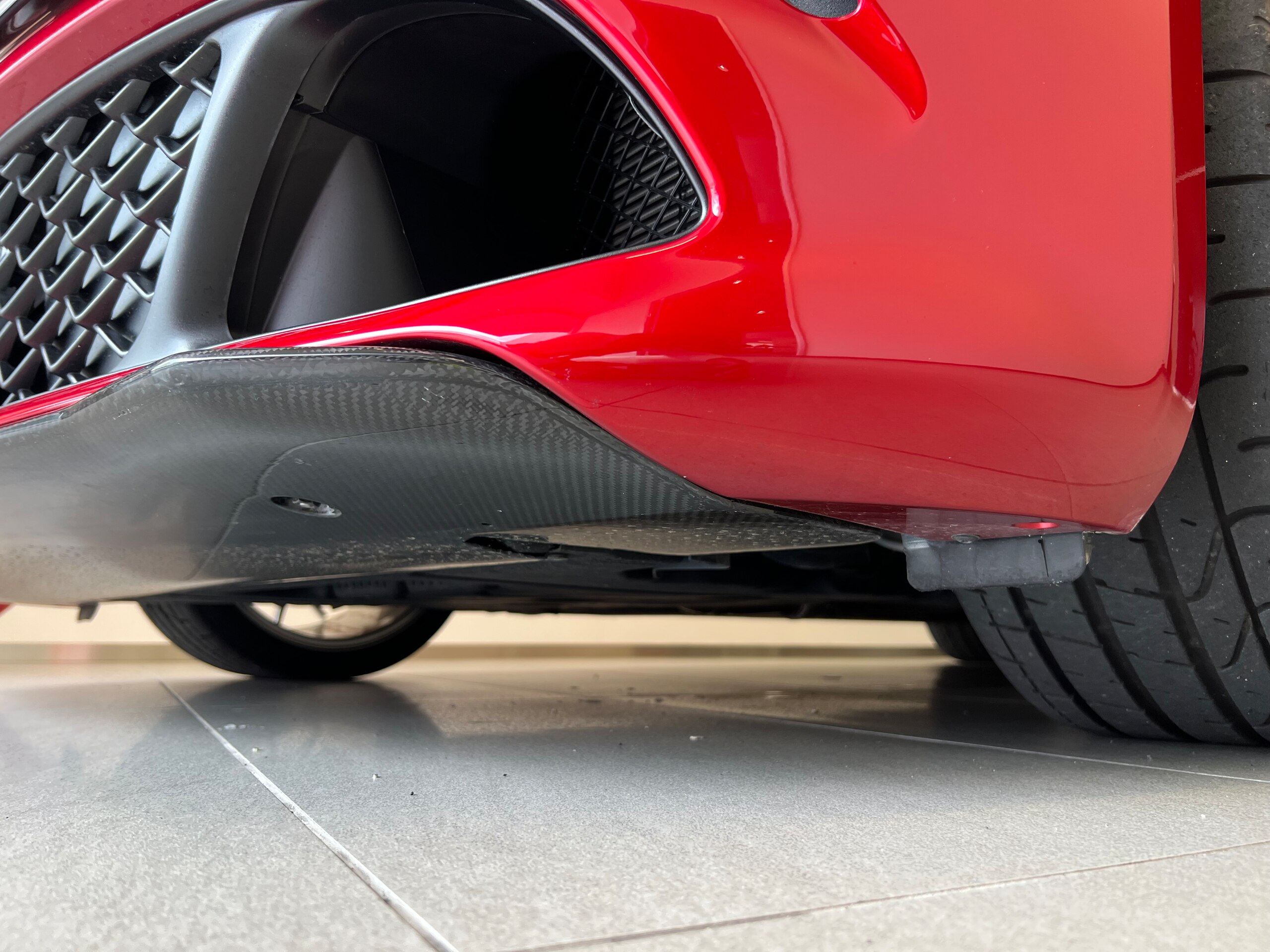 2025 Alfa Romeo Giulia Quadrifoglio — Photo 15 / 53