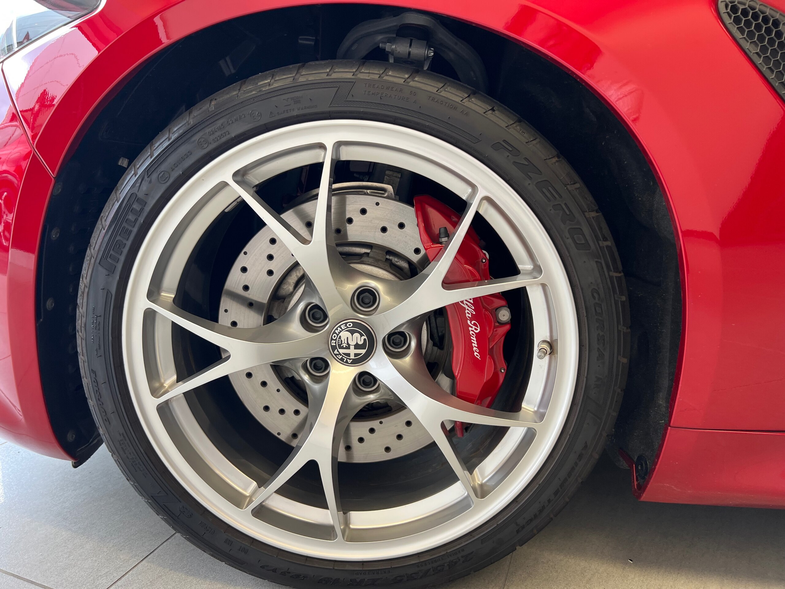 2025 Alfa Romeo Giulia Quadrifoglio — Photo 20 / 53