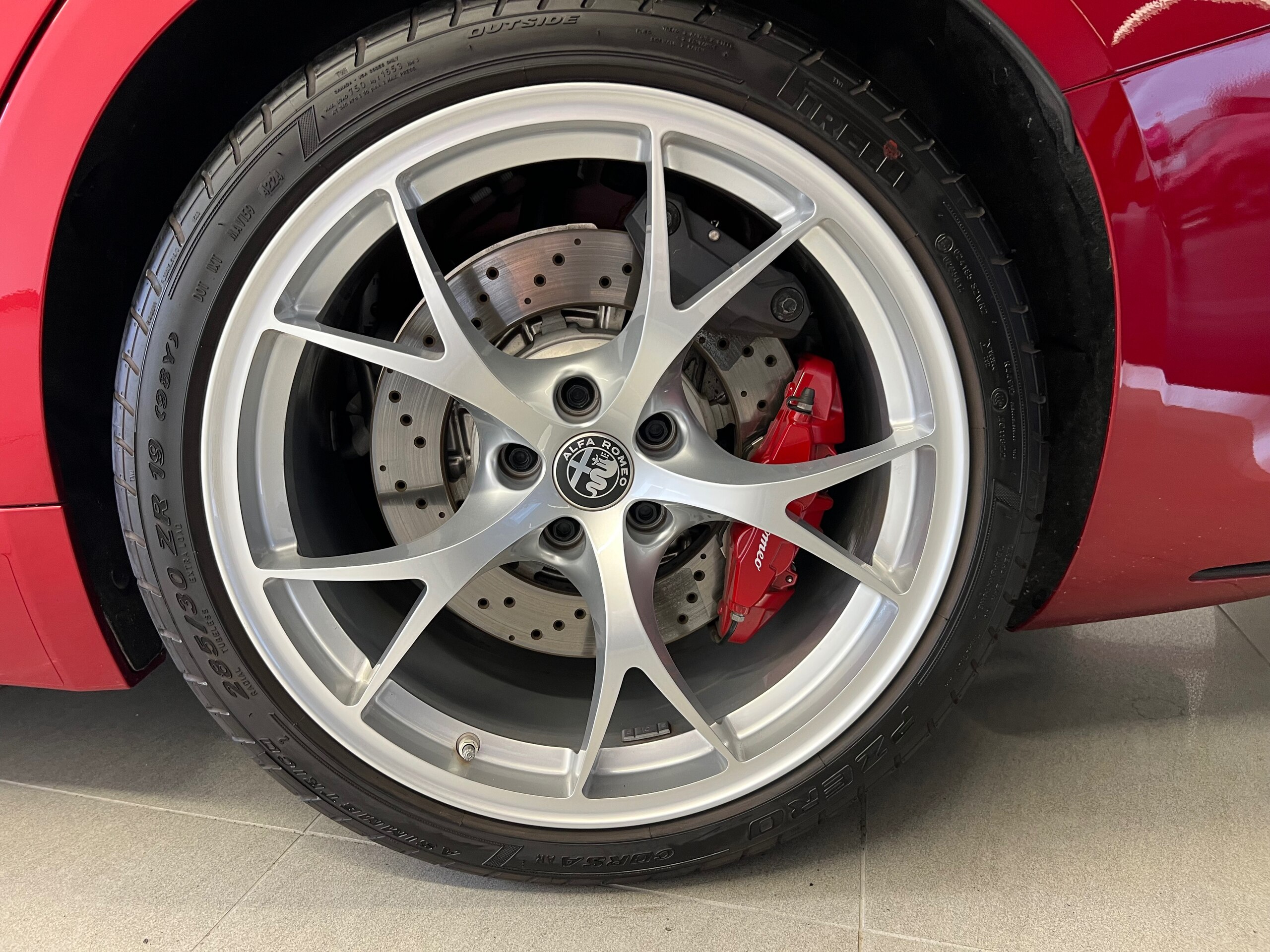 2025 Alfa Romeo Giulia Quadrifoglio — Photo 21 / 53