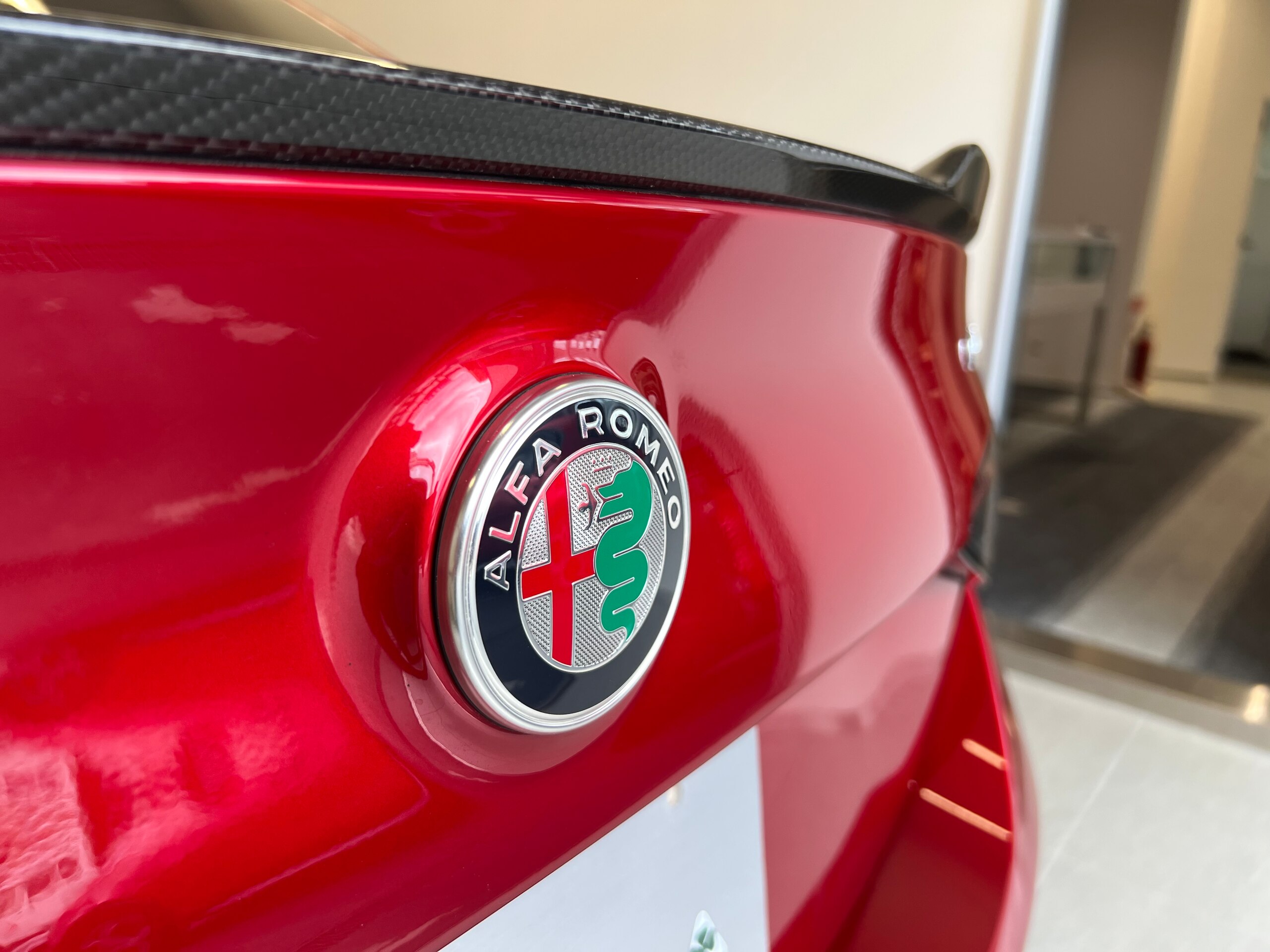 2025 Alfa Romeo Giulia Quadrifoglio — Photo 25 / 53