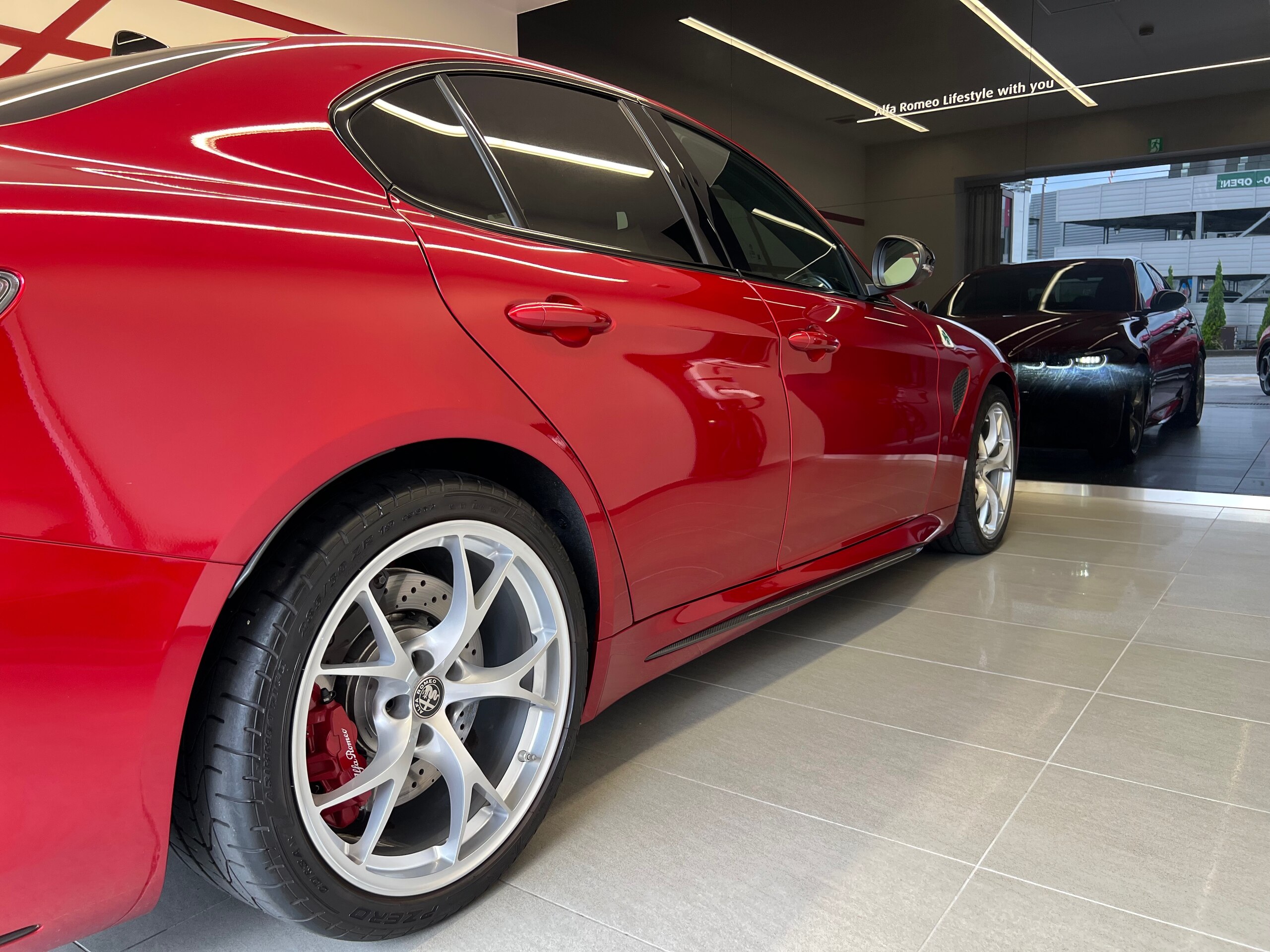 2025 Alfa Romeo Giulia Quadrifoglio — Photo 28 / 53