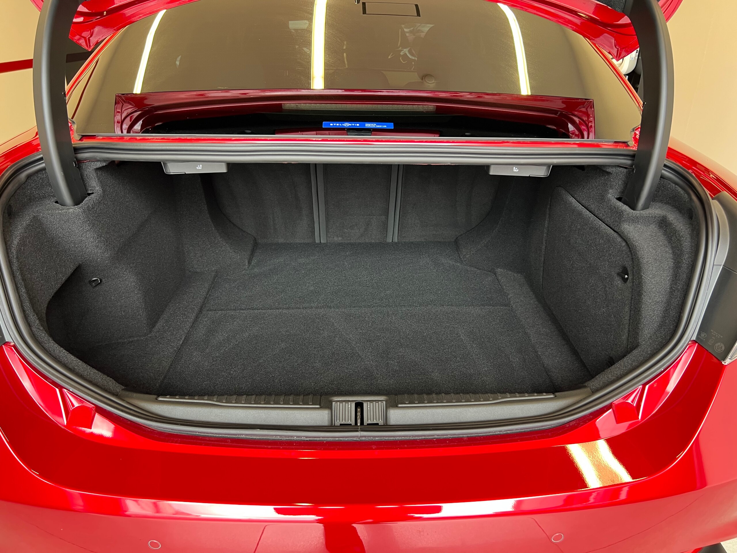2025 Alfa Romeo Giulia Quadrifoglio — Photo 31 / 53