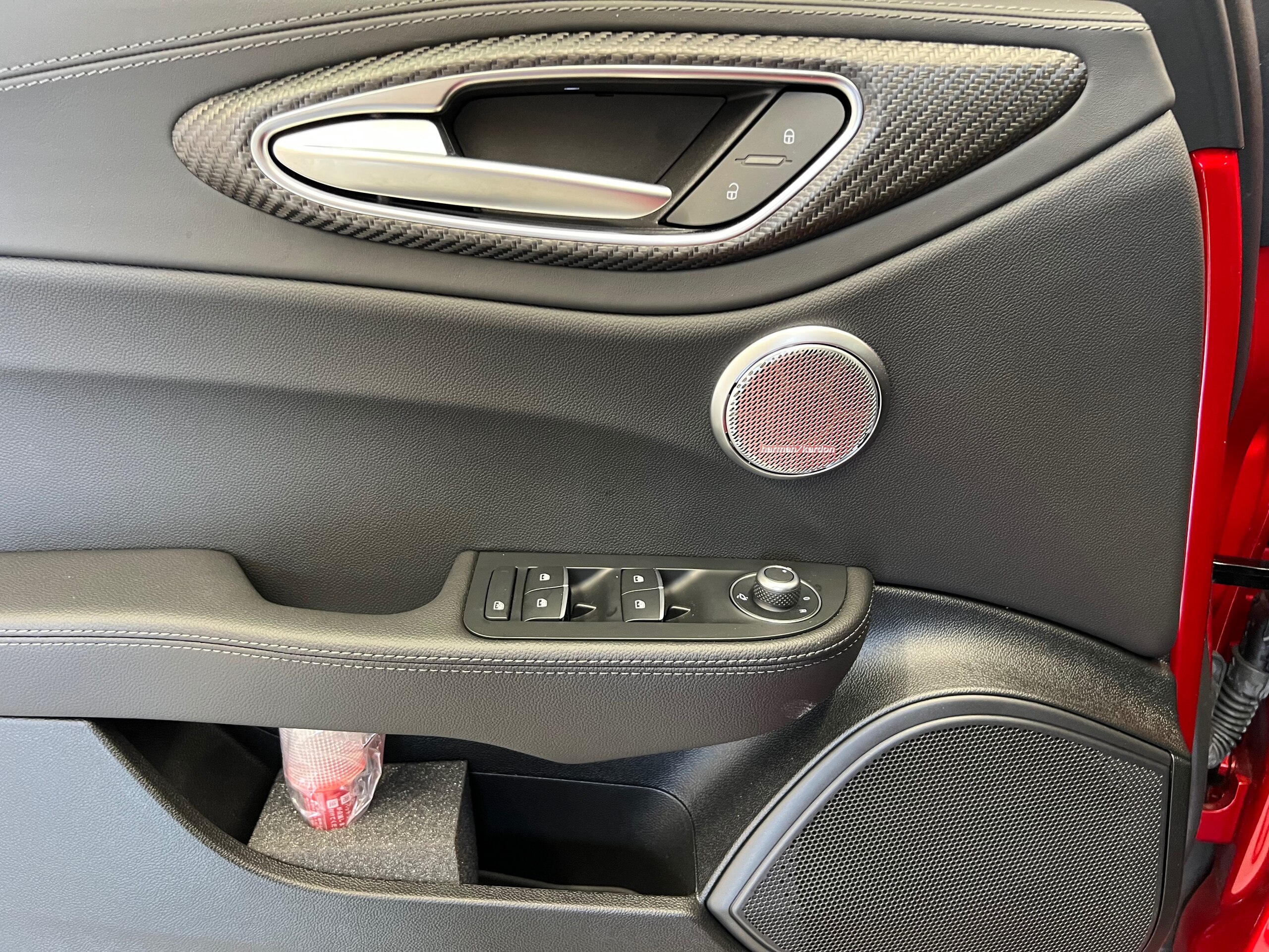 2025 Alfa Romeo Giulia Quadrifoglio — Photo 36 / 53