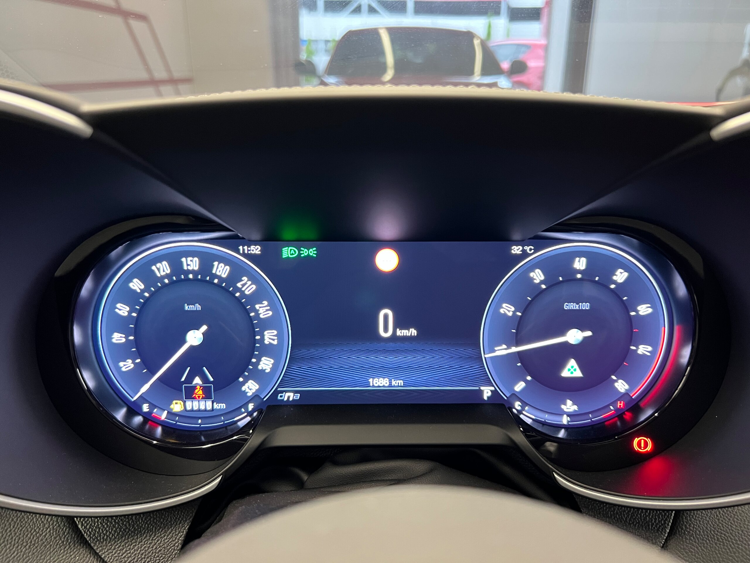 2025 Alfa Romeo Giulia Quadrifoglio — Photo 37 / 53