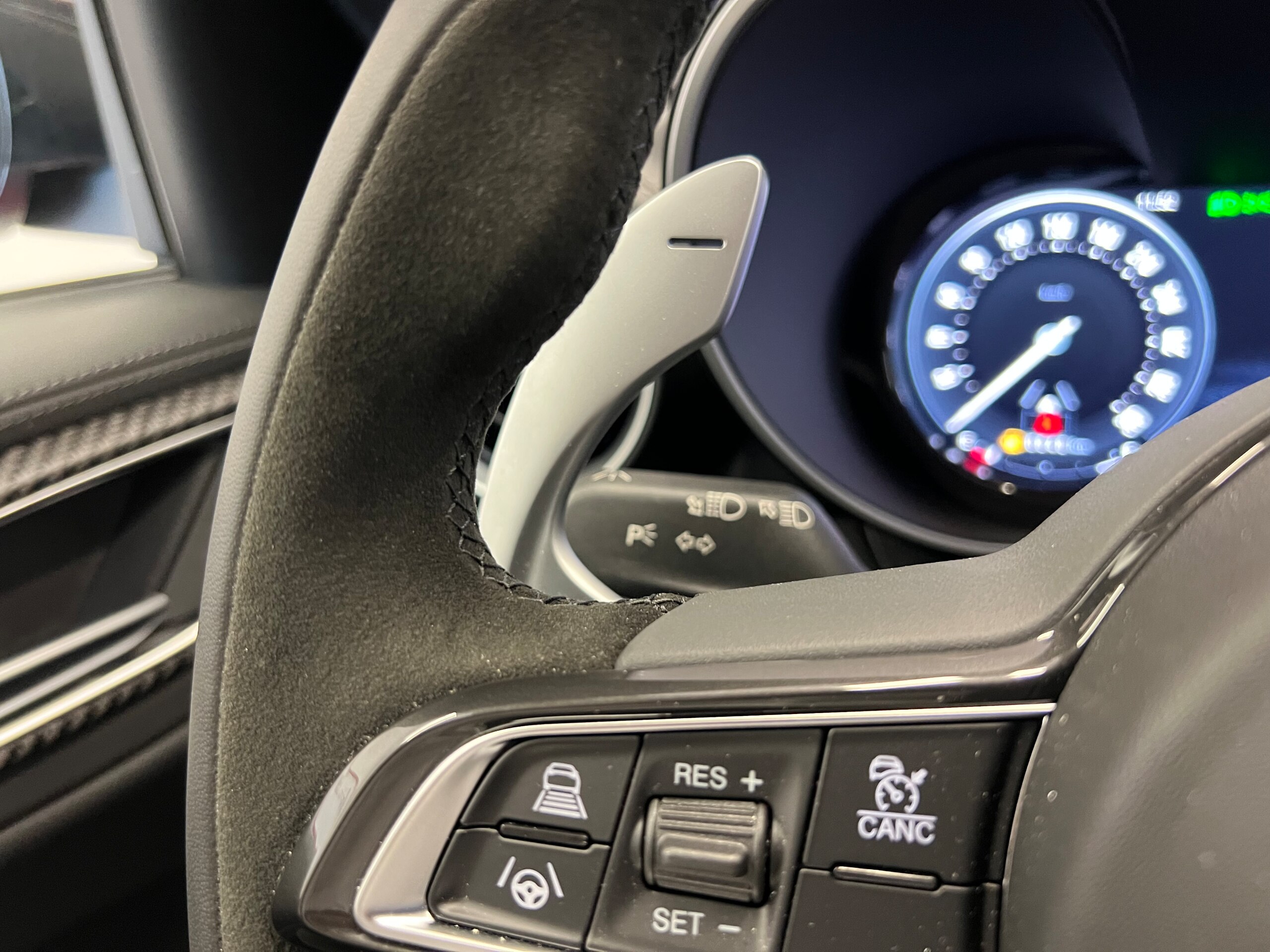 2025 Alfa Romeo Giulia Quadrifoglio — Photo 38 / 53