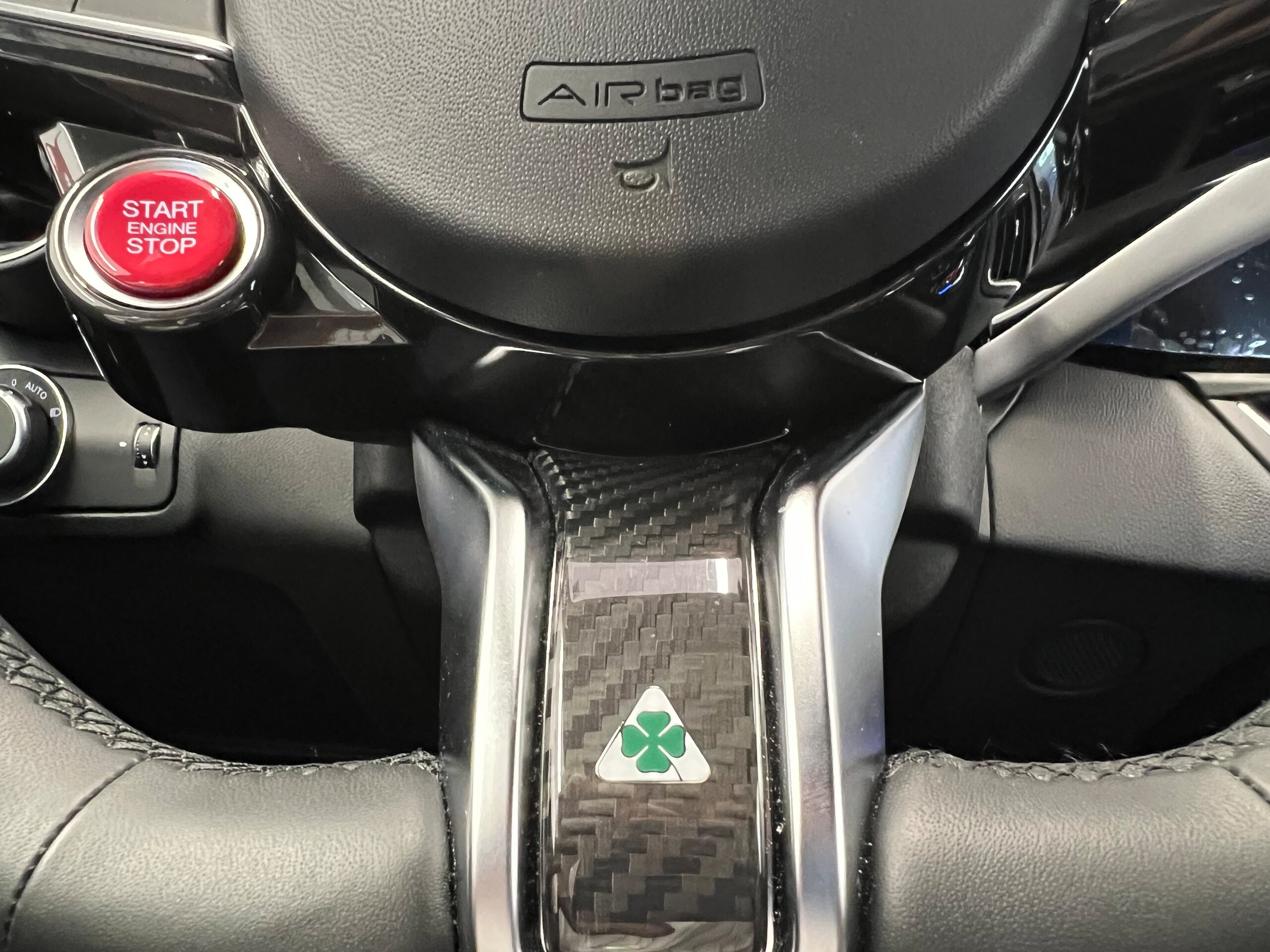 2025 Alfa Romeo Giulia Quadrifoglio — Photo 40 / 53