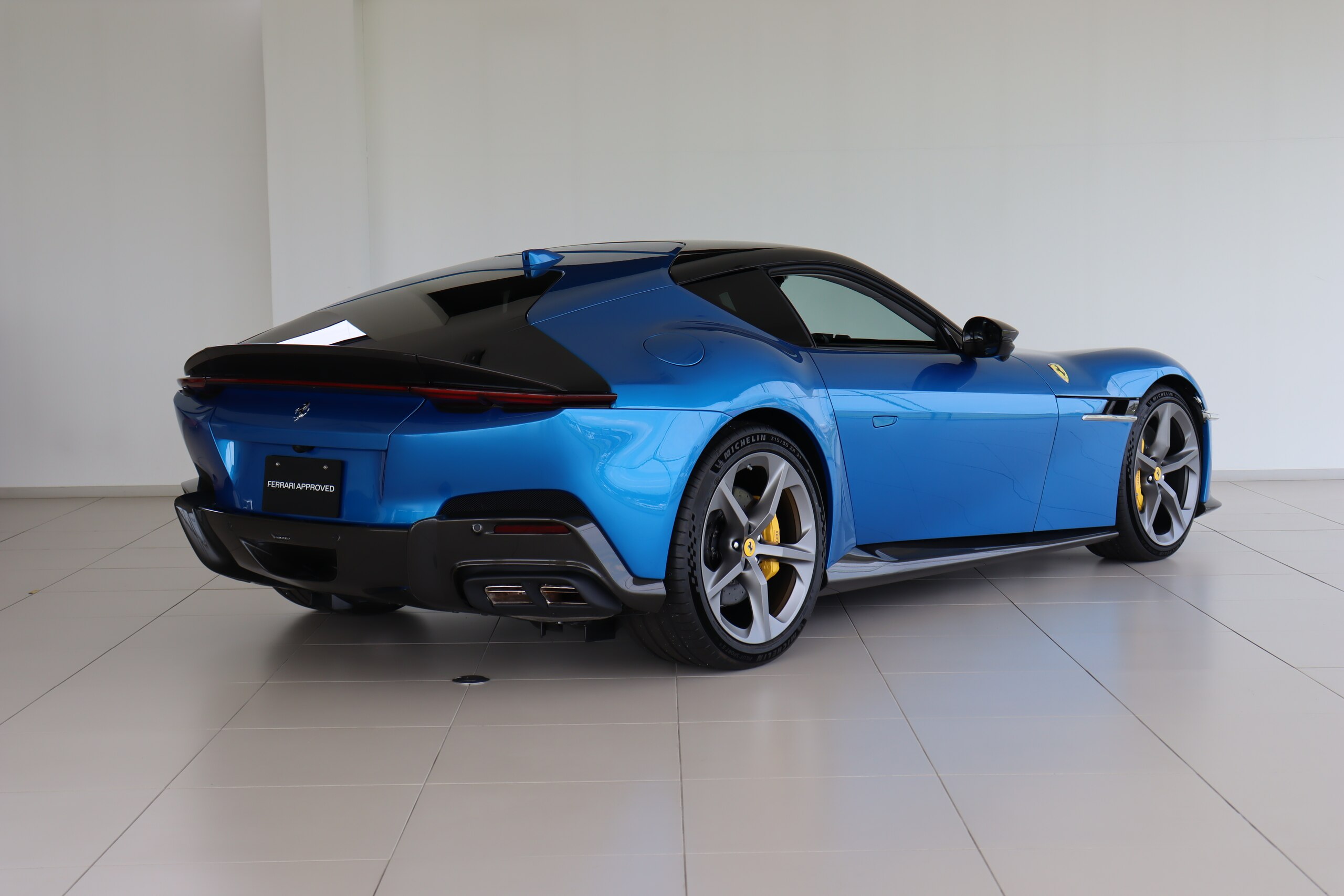 2025 Ferrari 12Cilindri — Photo 6 / 47