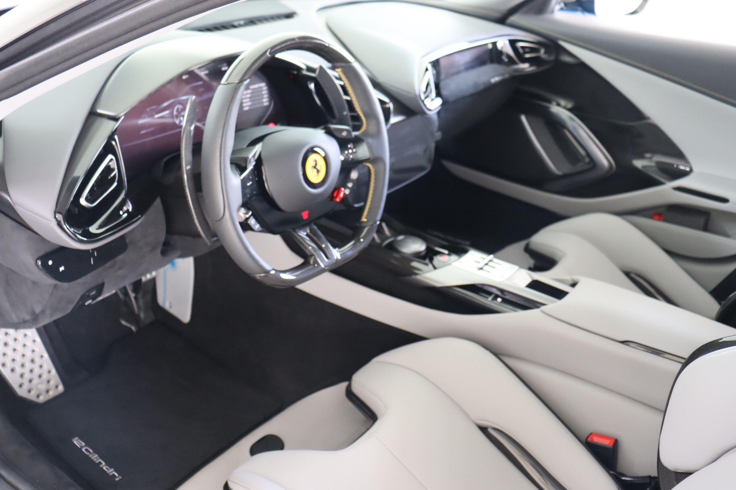2025 Ferrari 12Cilindri — Photo 8 / 47