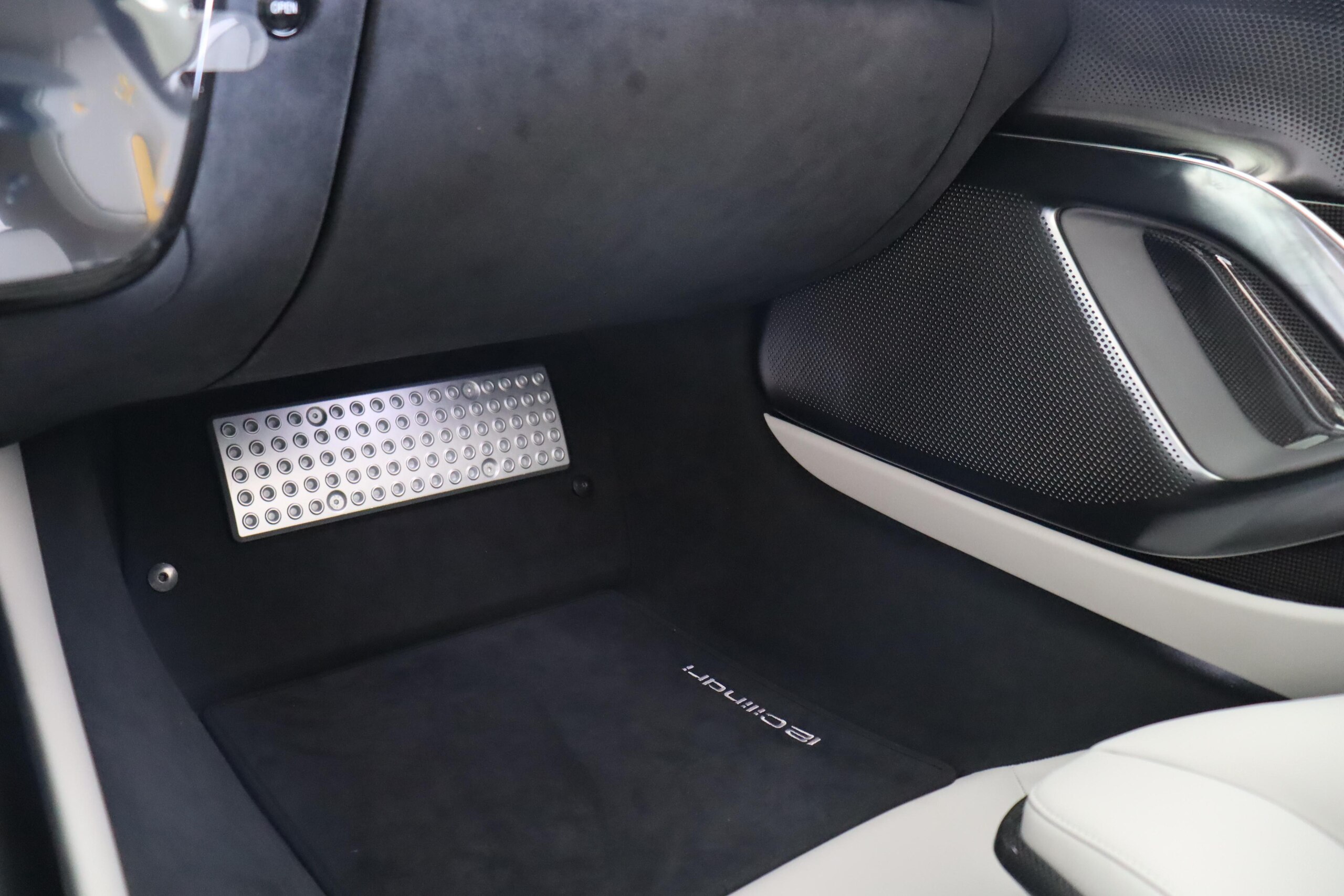 2025 Ferrari 12Cilindri — Photo 26 / 47