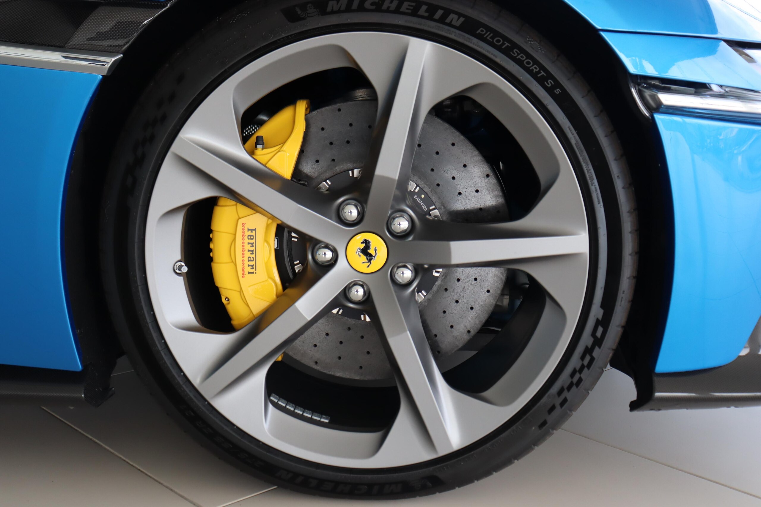 2025 Ferrari 12Cilindri — Photo 46 / 47