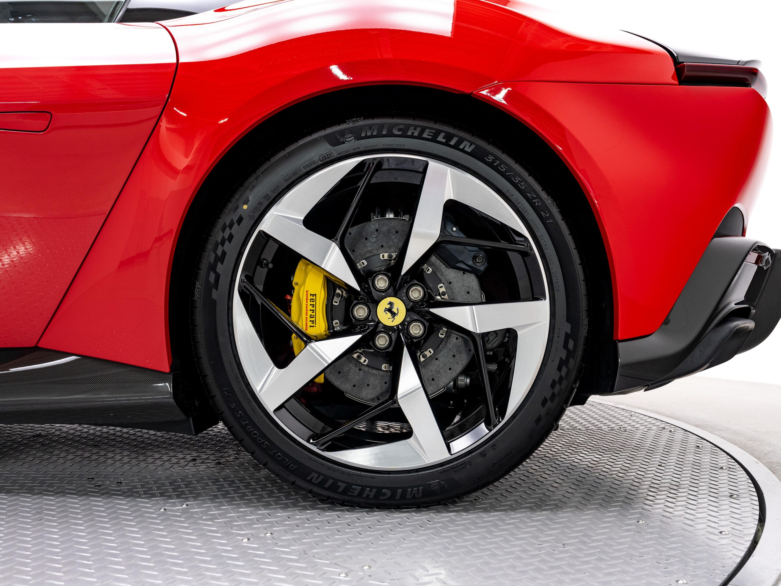 2025 Ferrari 12Cilindri — Photo 25 / 34