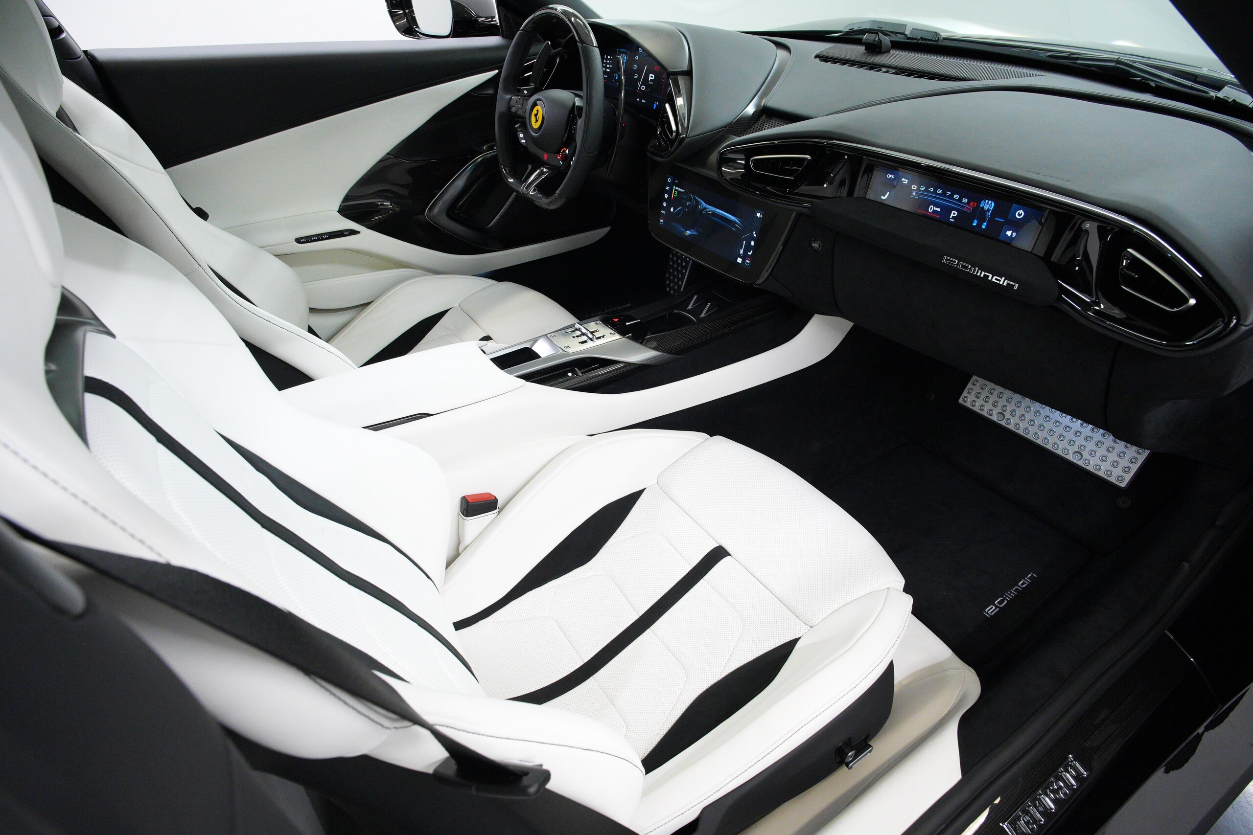 2025 Ferrari 12Cilindri — Photo 28 / 60