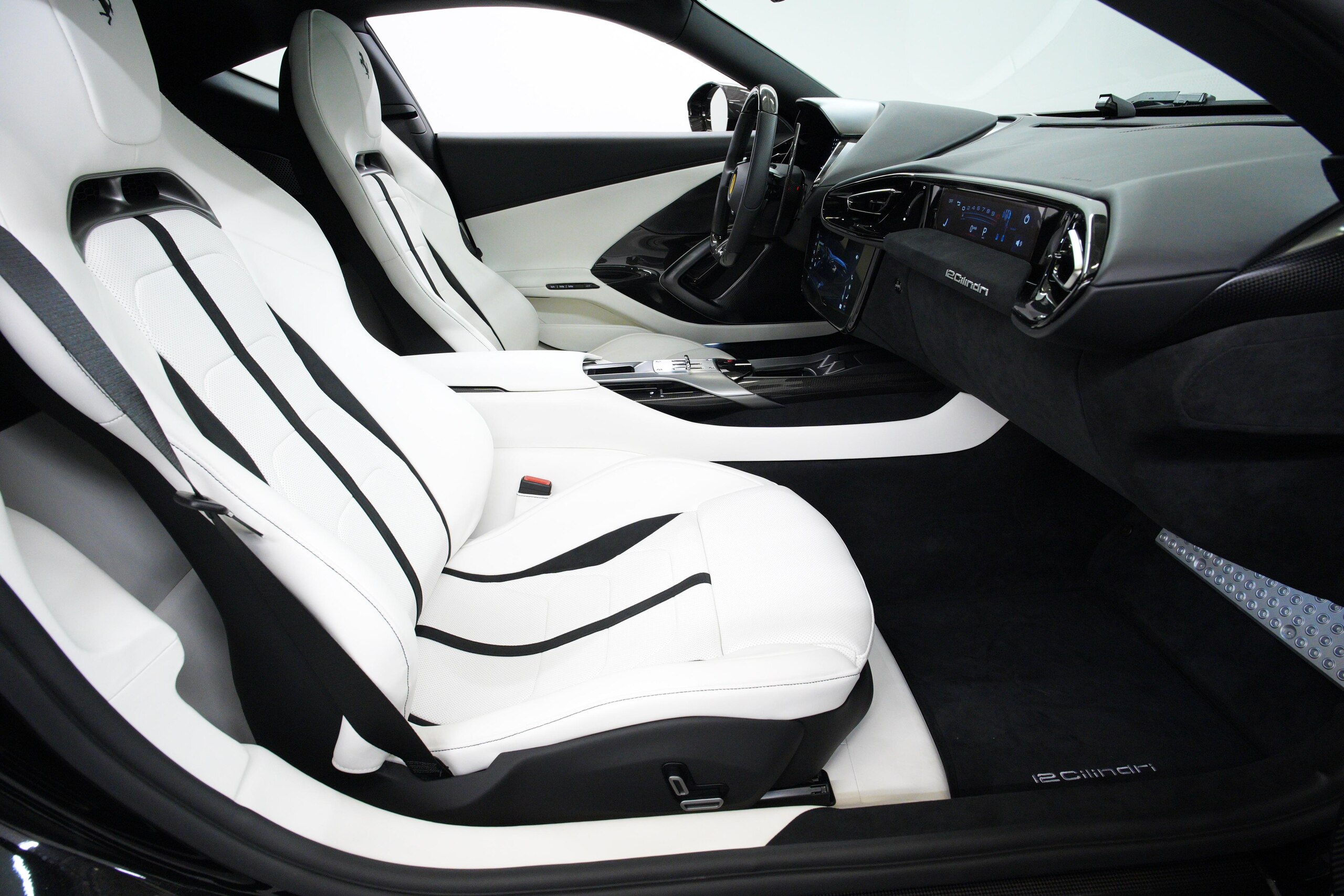 2025 Ferrari 12Cilindri — Photo 29 / 60