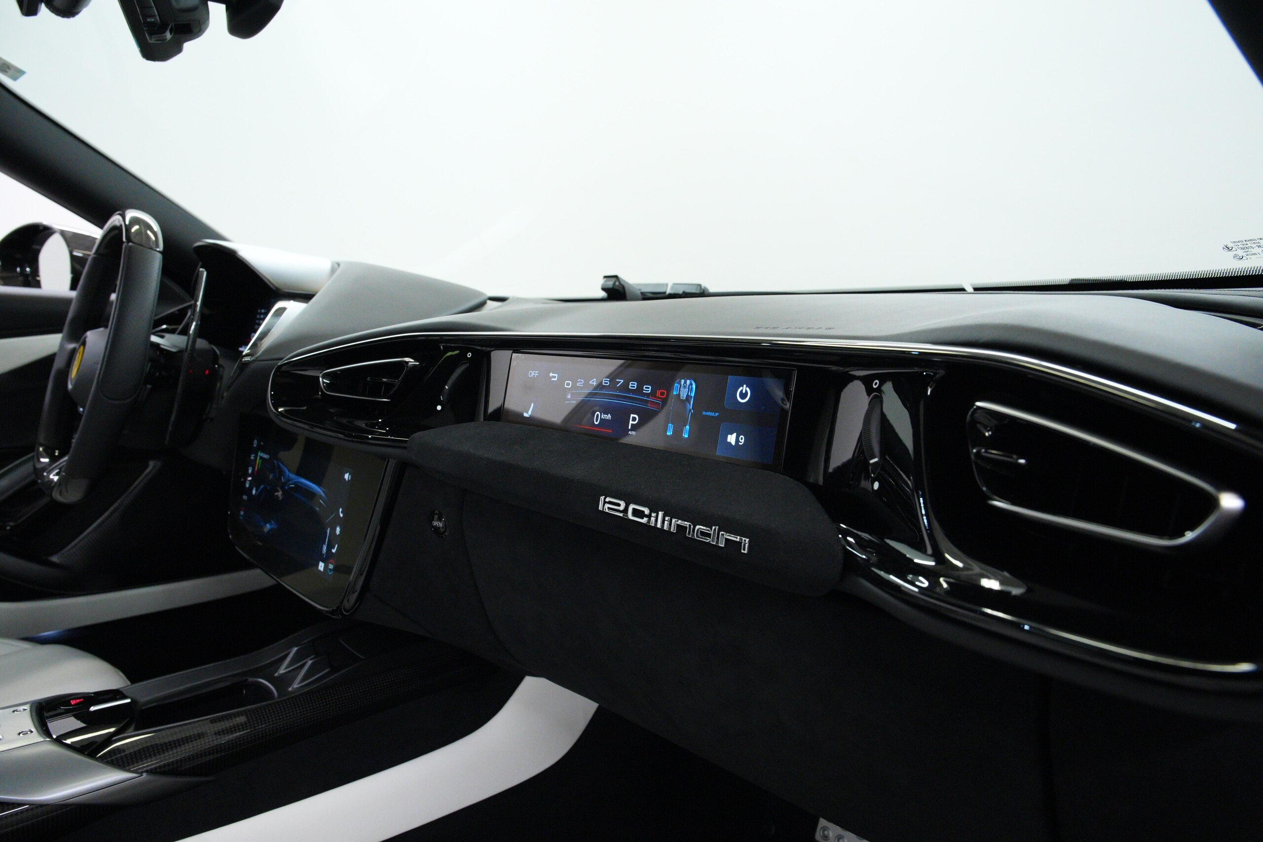 2025 Ferrari 12Cilindri — Photo 31 / 60