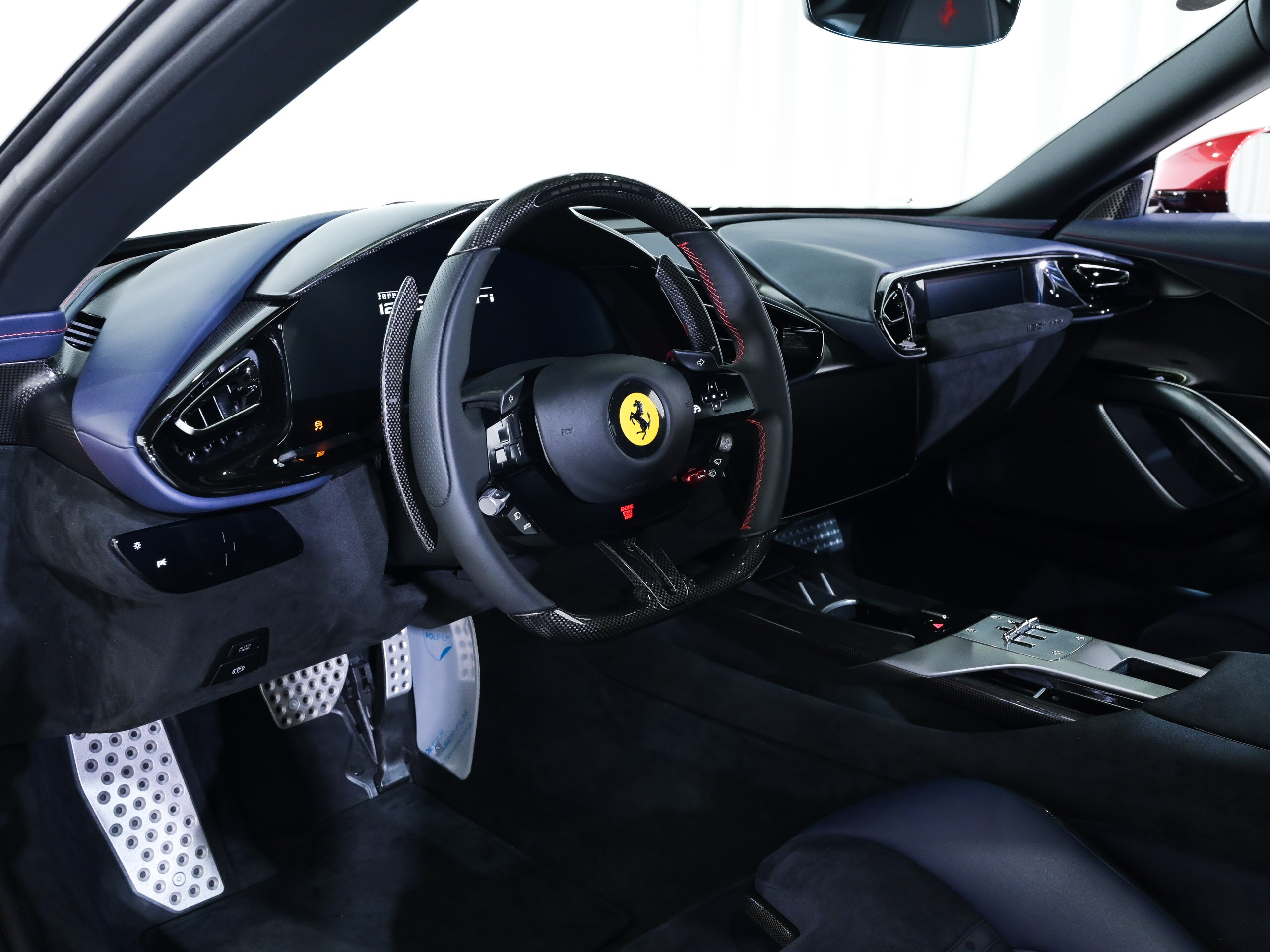 2025 Ferrari 12Cilindri — Photo 11 / 38