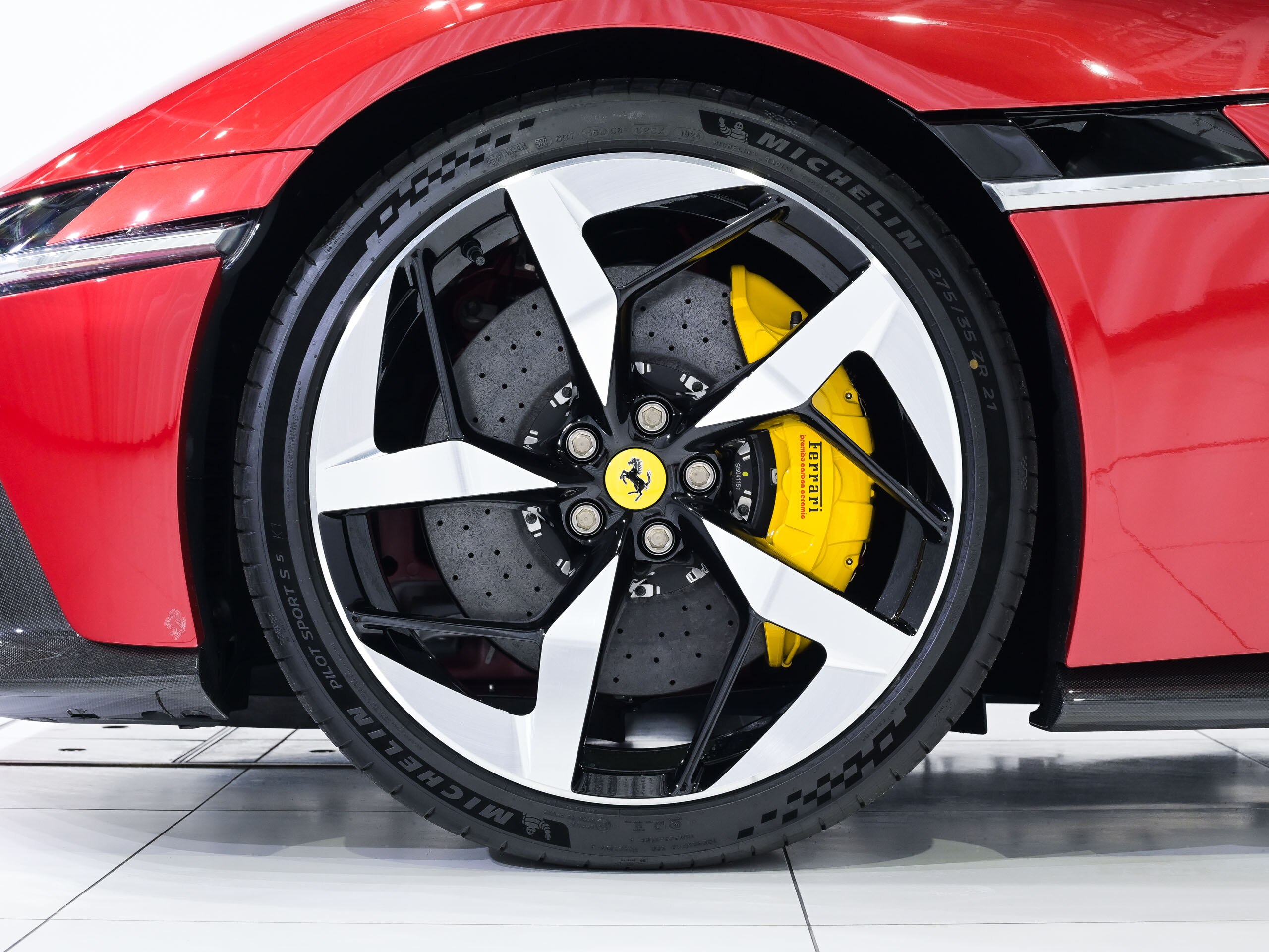 2025 Ferrari 12Cilindri — Photo 12 / 38