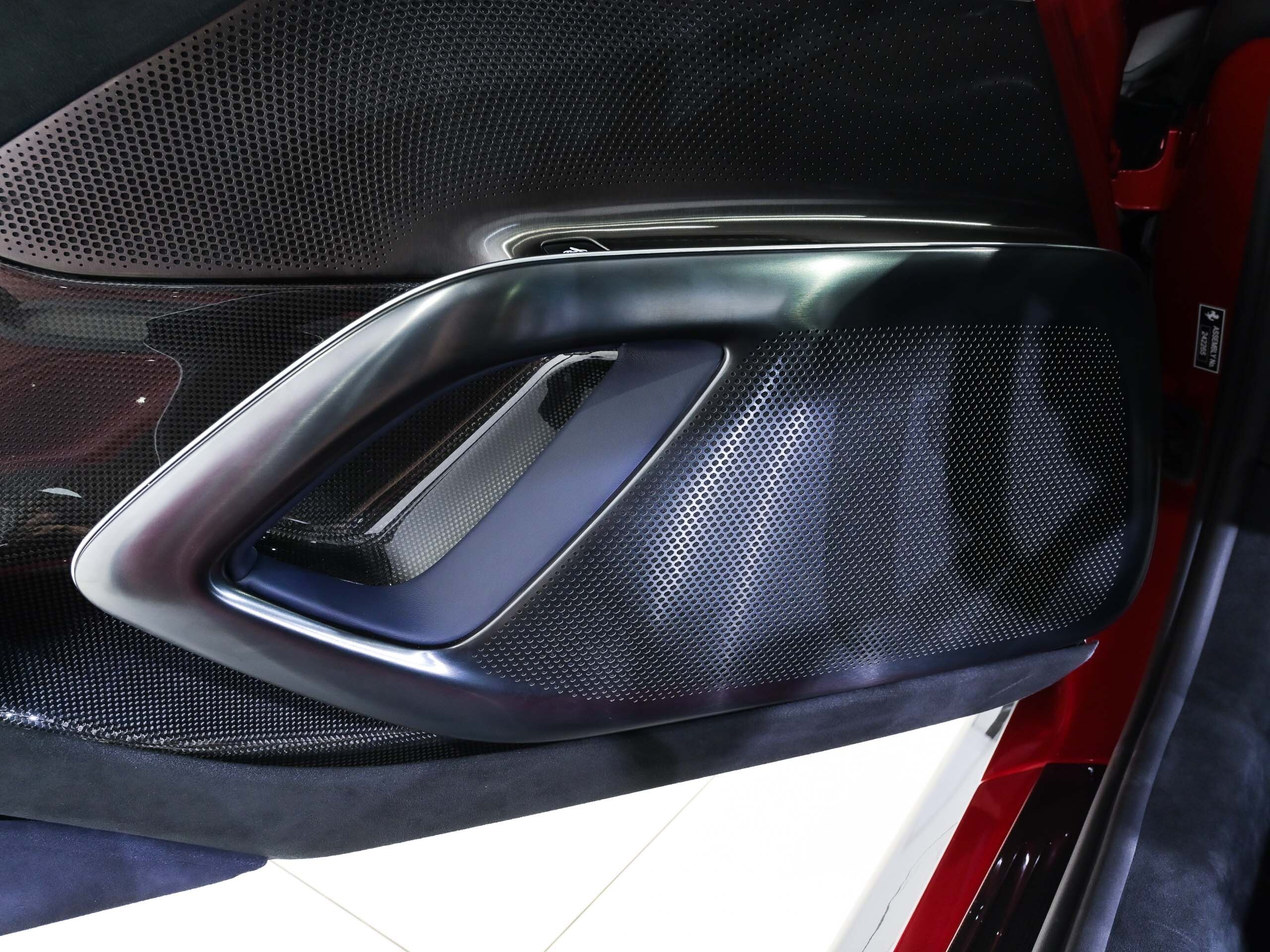 2025 Ferrari 12Cilindri — Photo 17 / 38