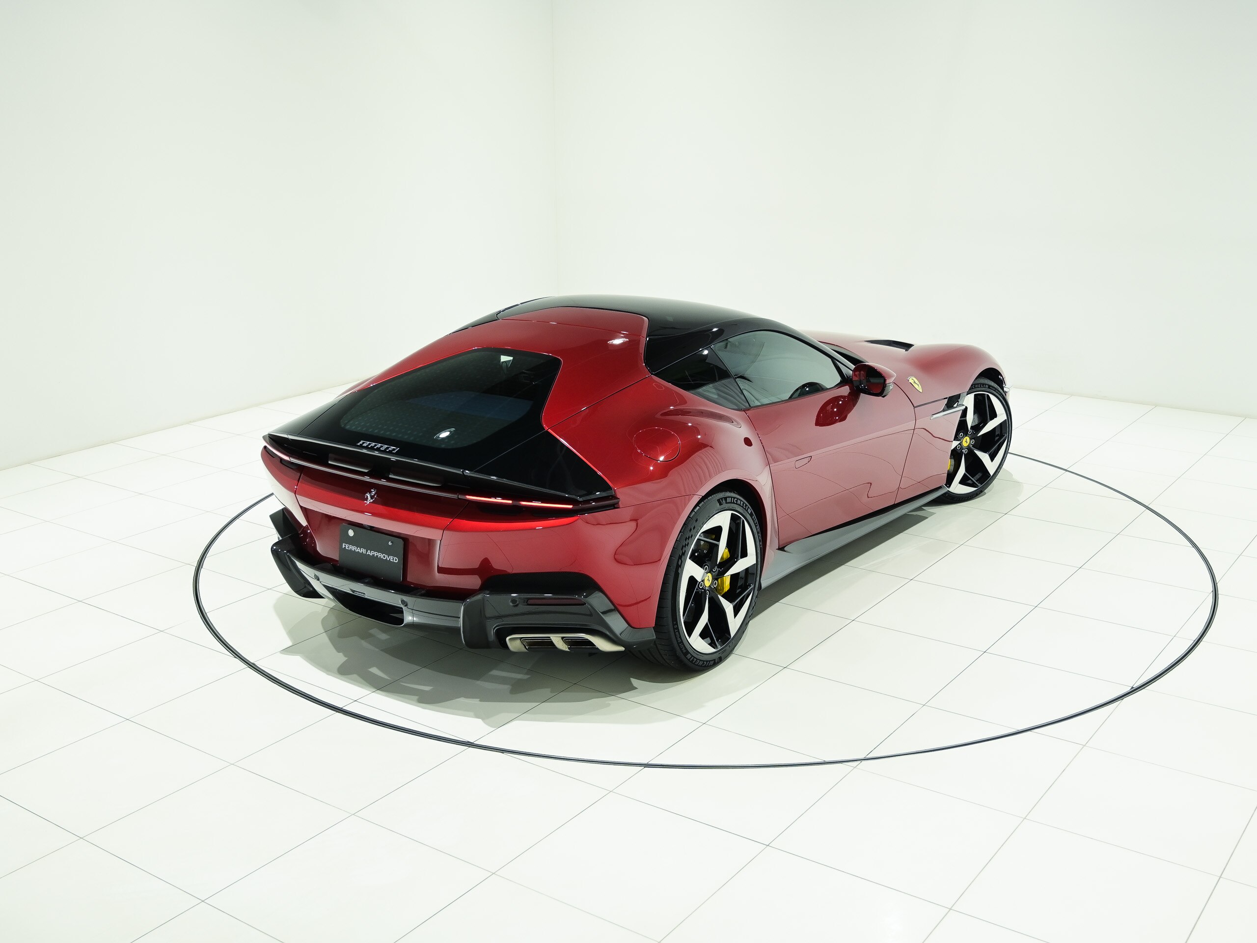 2025 Ferrari 12Cilindri — Photo 37 / 38