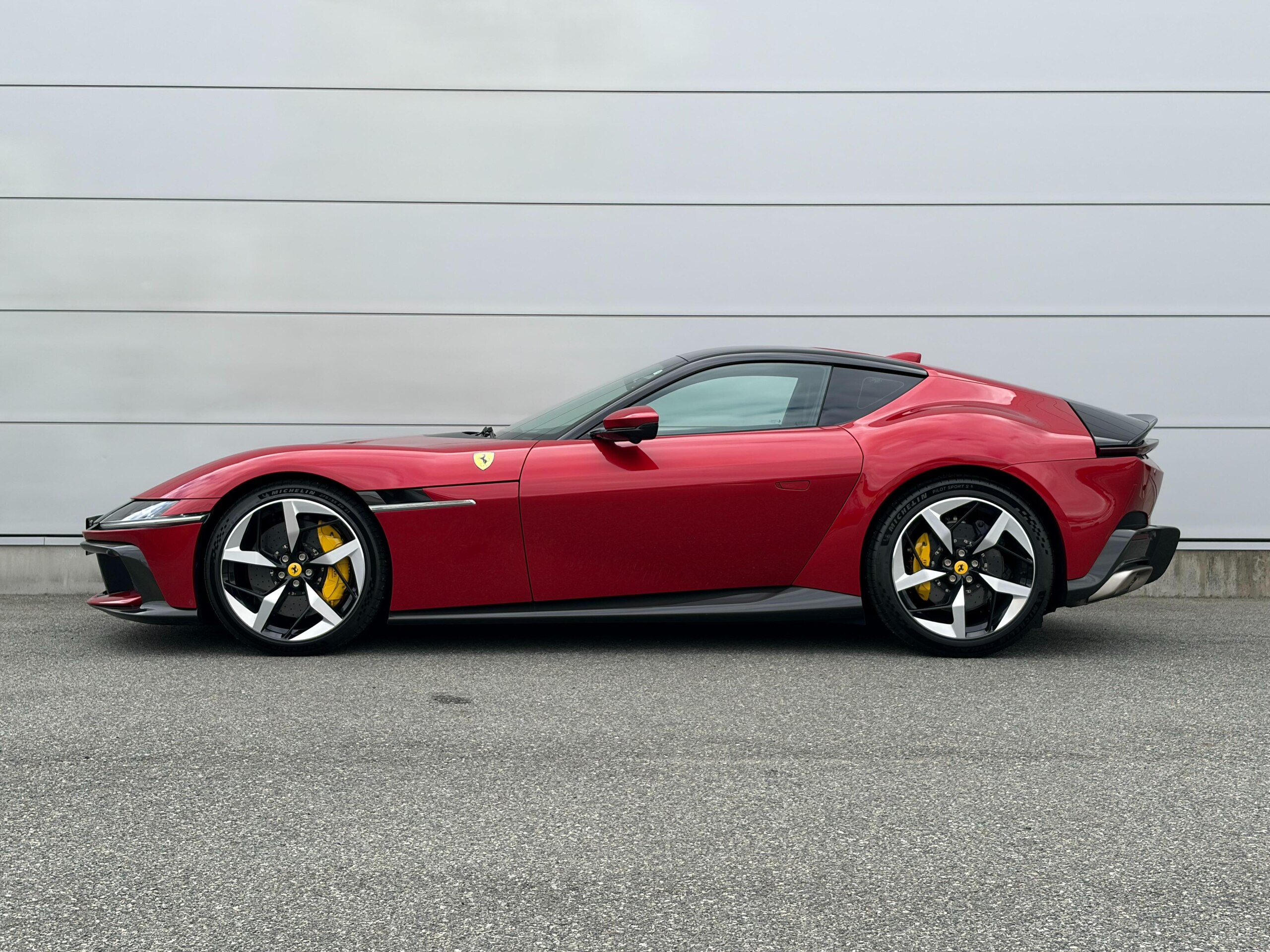 2025 Ferrari 12Cilindri — Photo 7 / 38