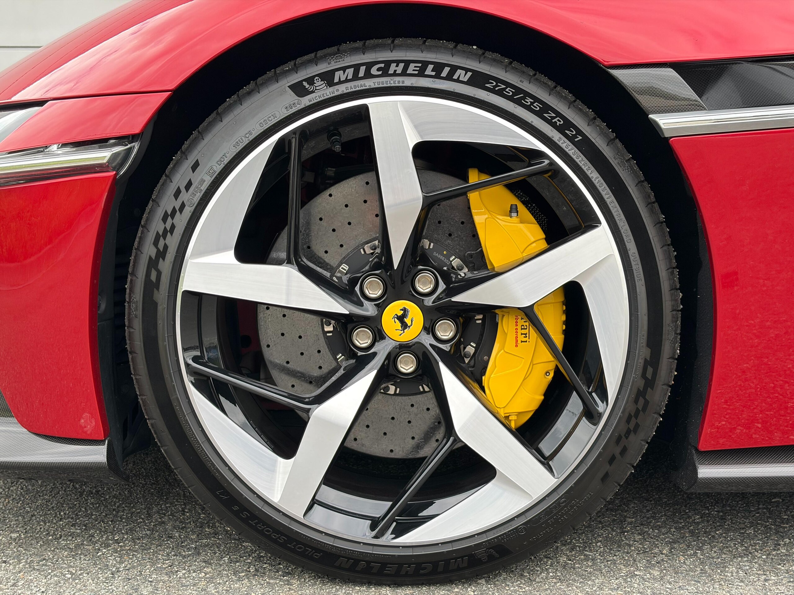2025 Ferrari 12Cilindri — Photo 13 / 38