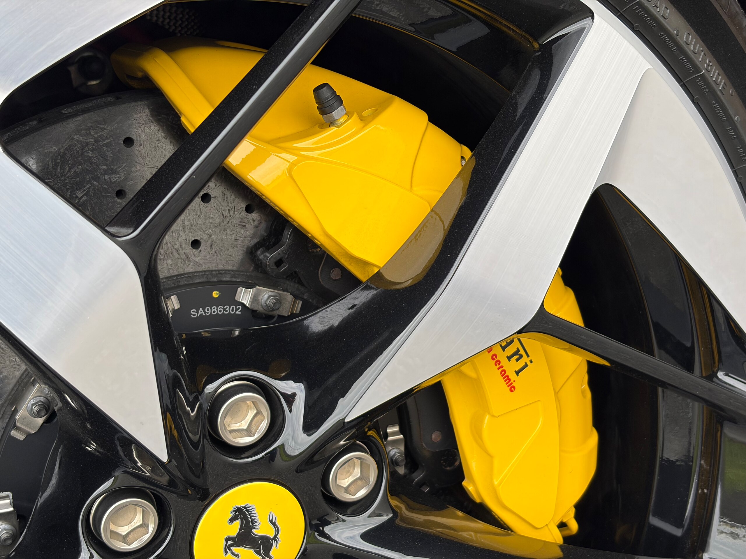 2025 Ferrari 12Cilindri — Photo 14 / 38