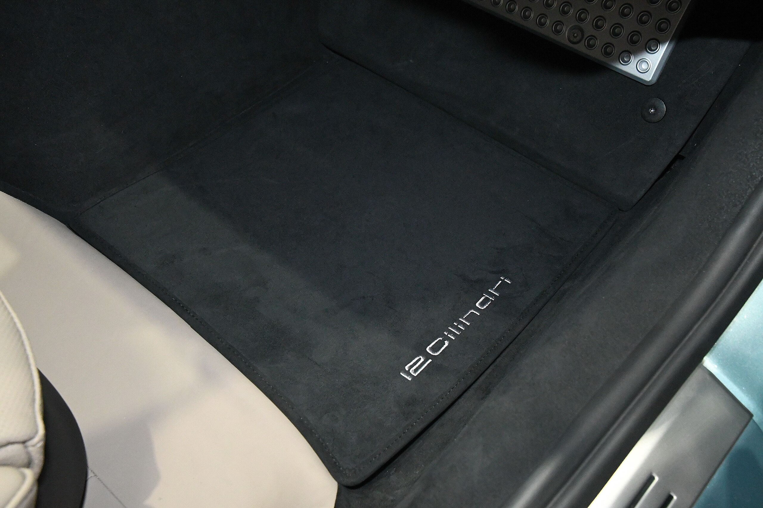 2025 Ferrari 12Cilindri — Photo 18 / 47