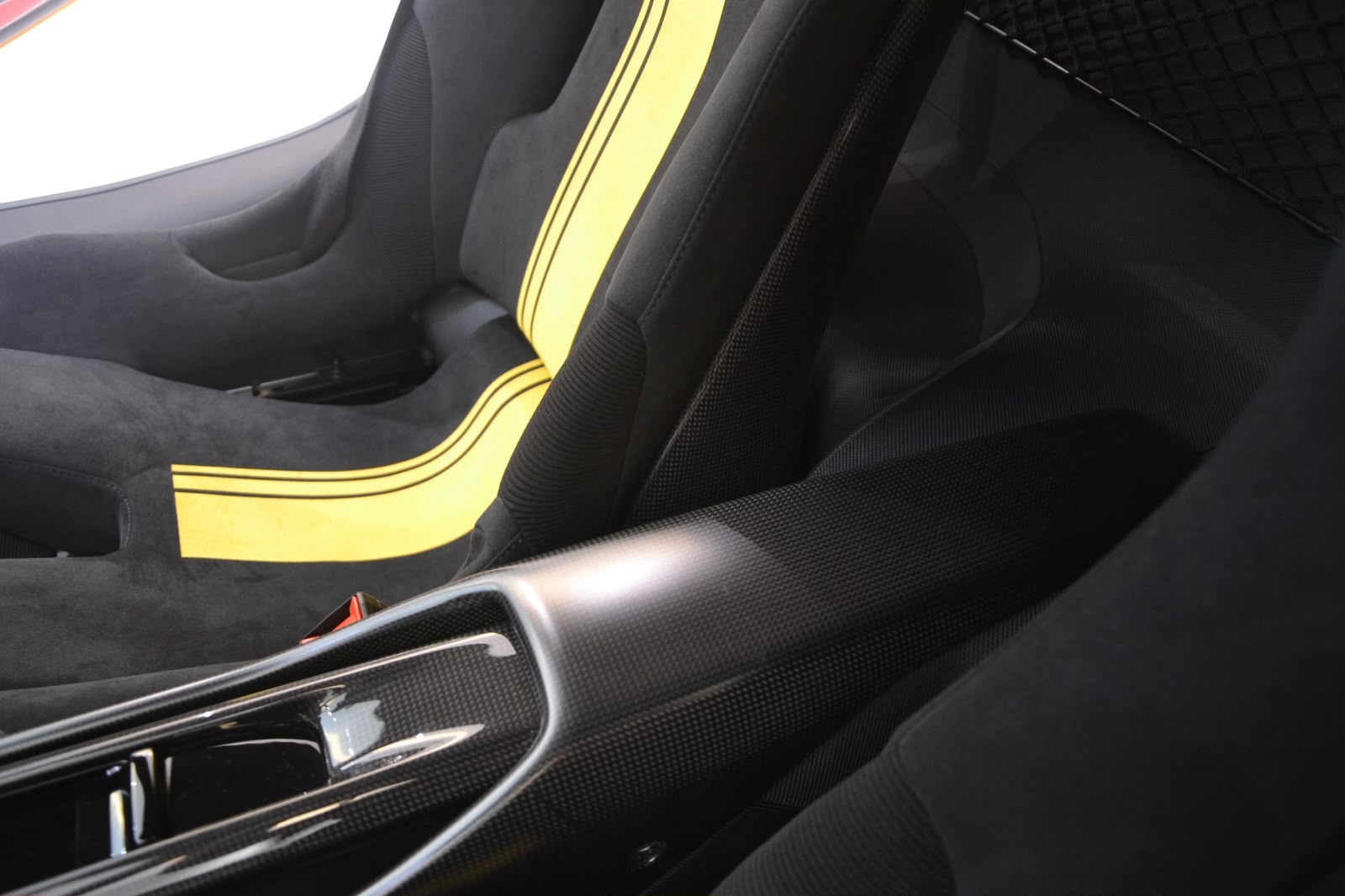 2025 Ferrari 296 Speciale Piloti — Photo 53 / 73