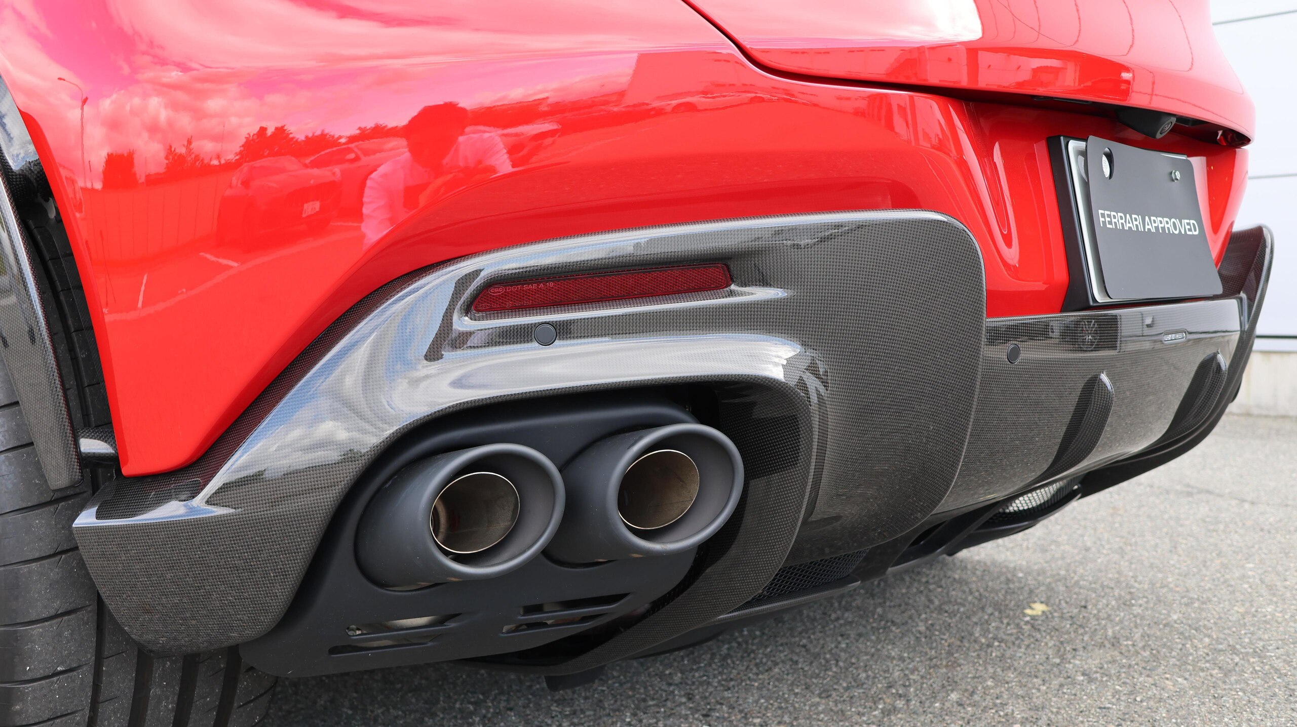 2025 Ferrari Purosangue — Photo 13 / 32