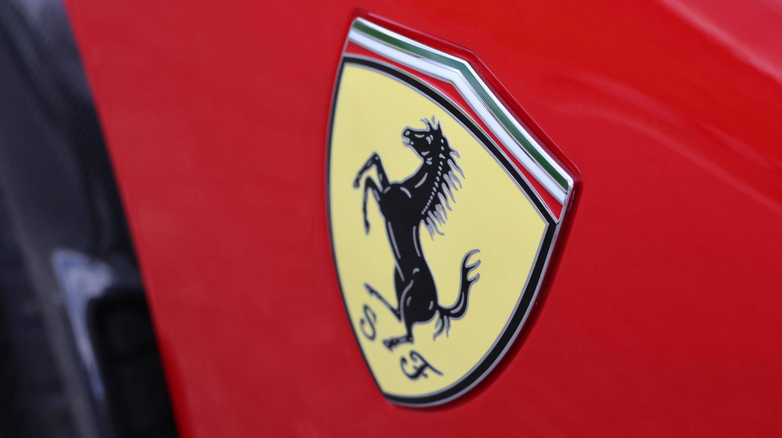 2025 Ferrari Purosangue — Photo 24 / 32