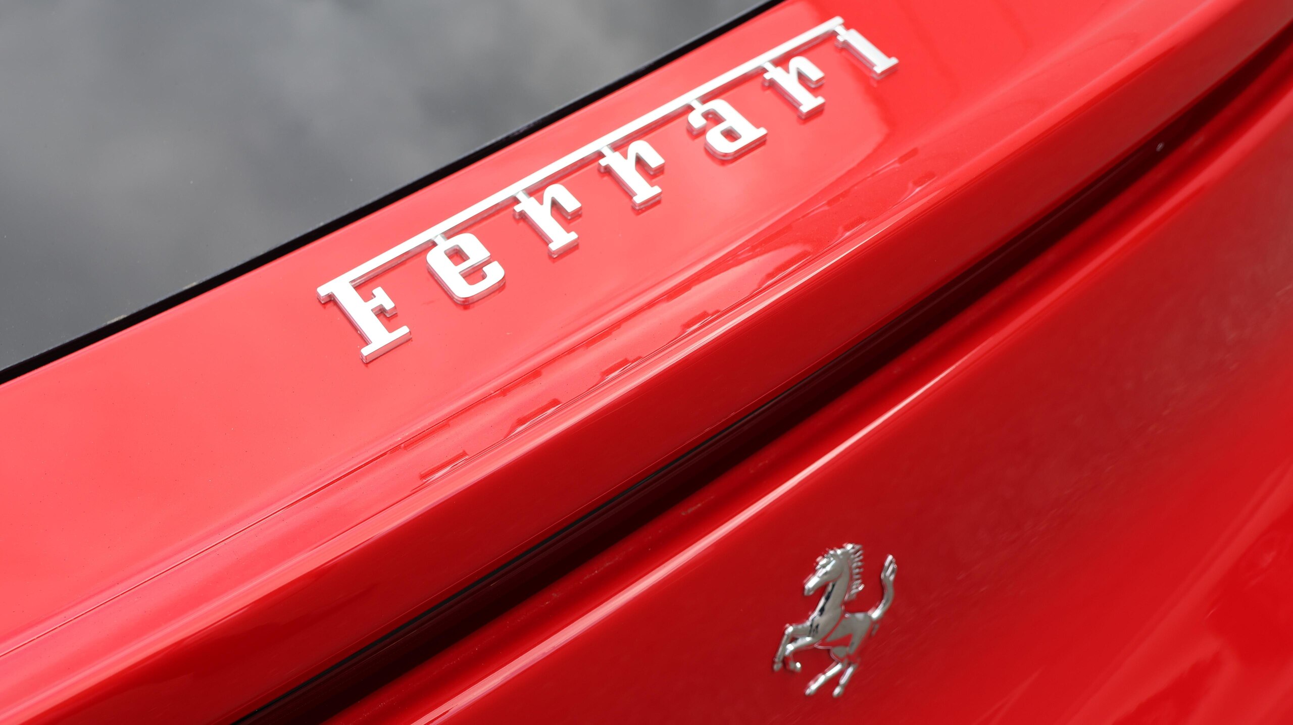 2025 Ferrari Purosangue — Photo 27 / 32