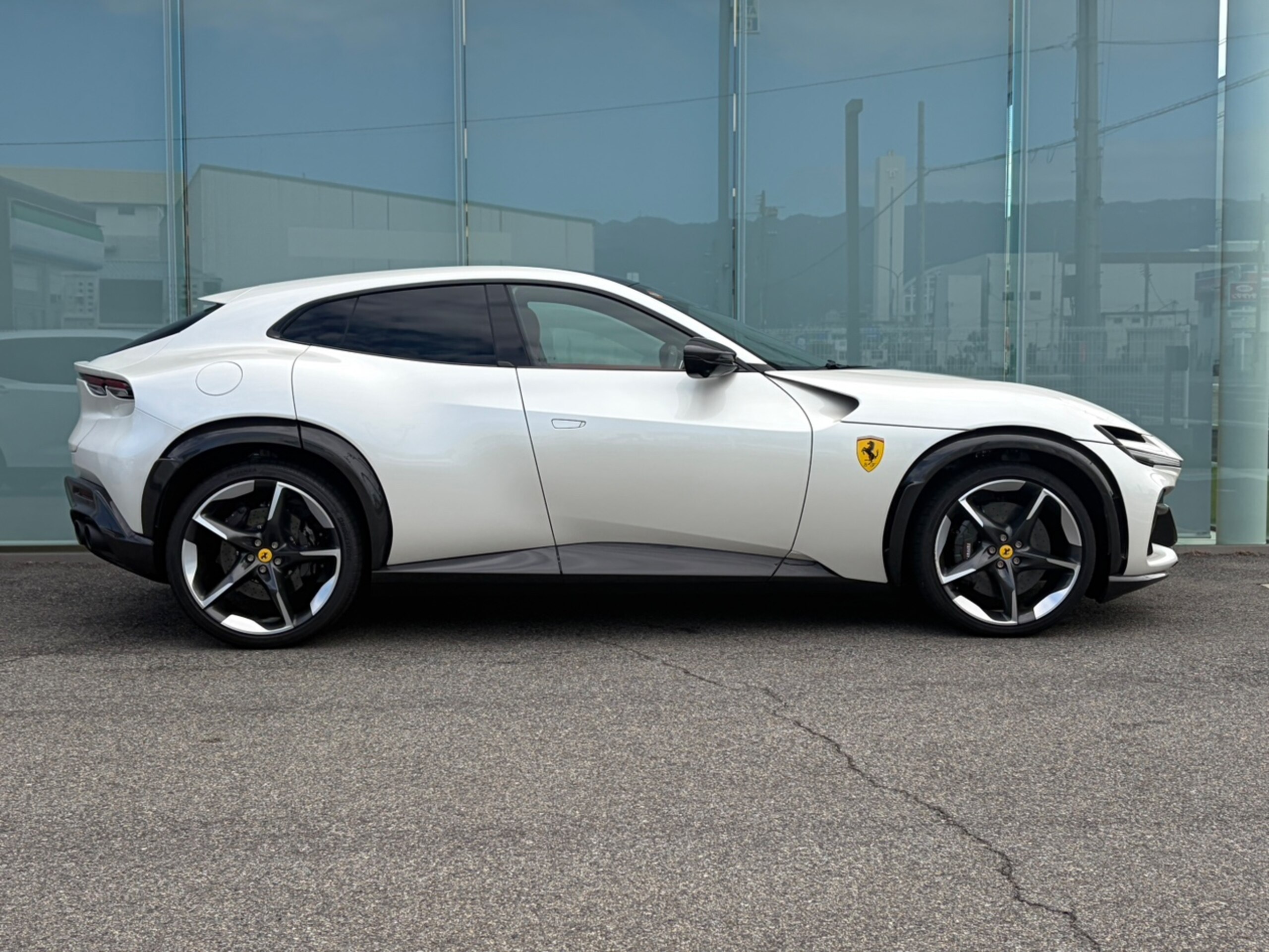 2025 Ferrari Purosangue — Photo 6 / 36