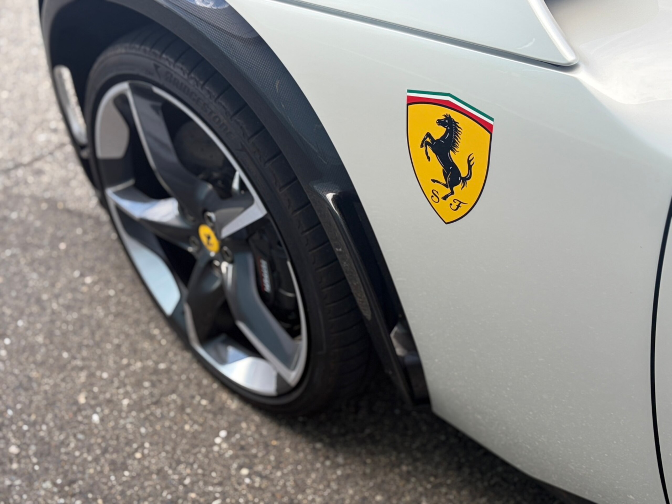 2025 Ferrari Purosangue — Photo 17 / 36