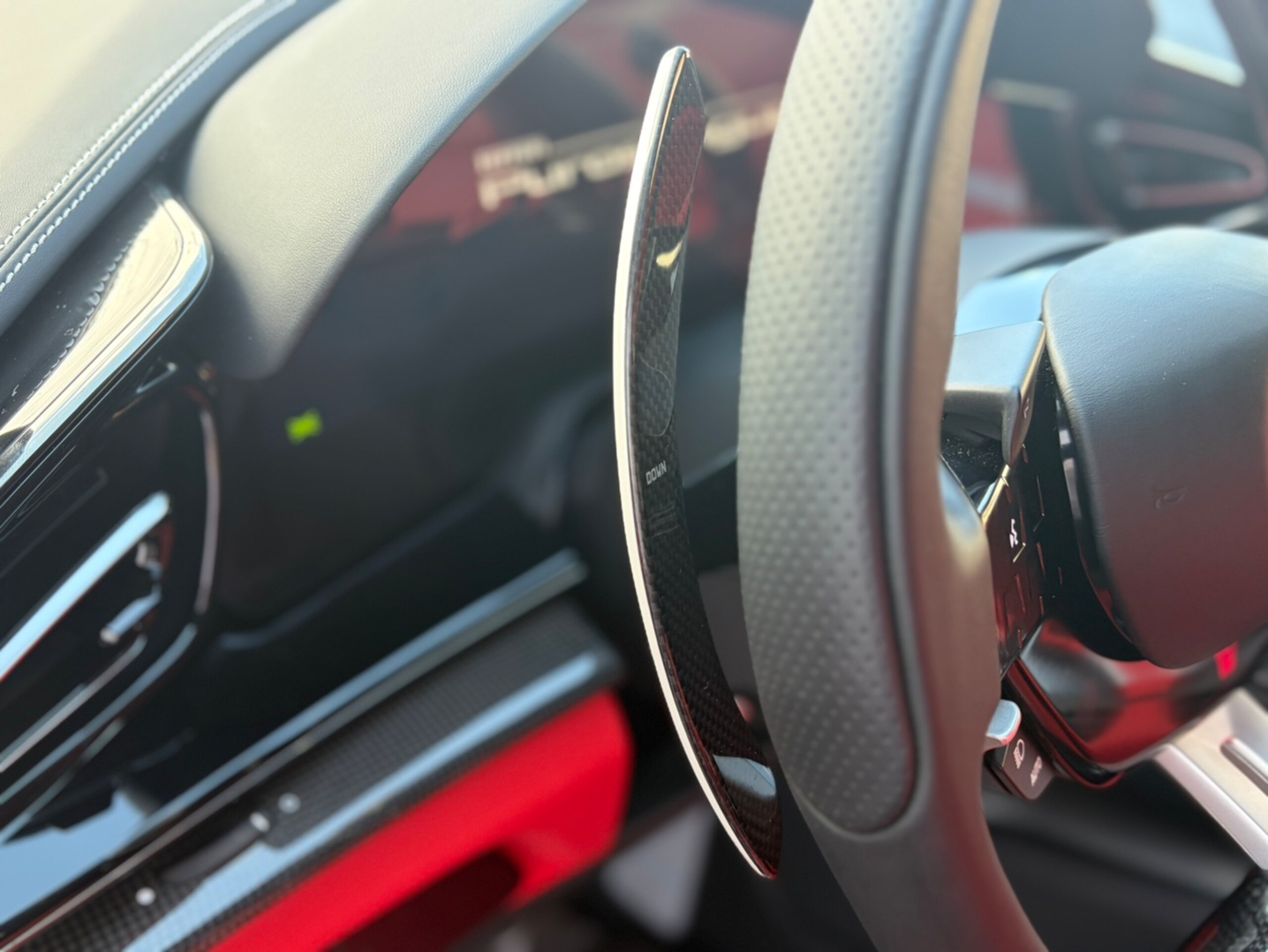 2025 Ferrari Purosangue — Photo 23 / 36