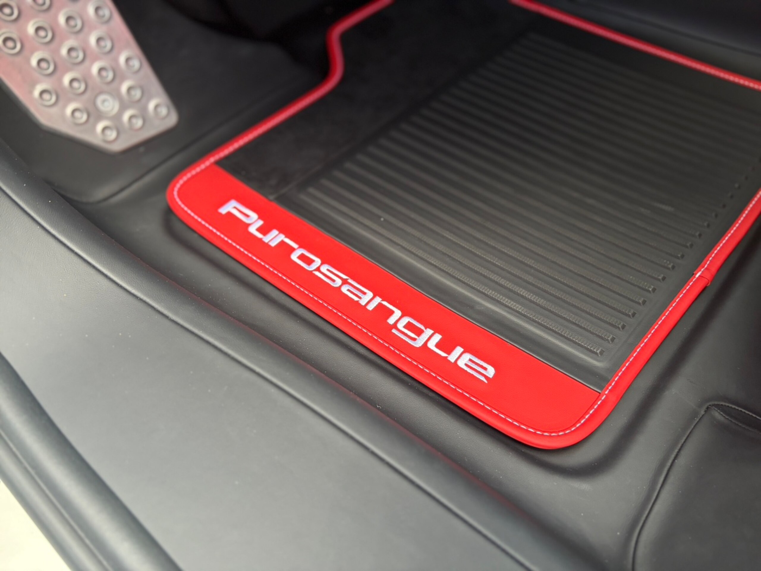 2025 Ferrari Purosangue — Photo 26 / 36