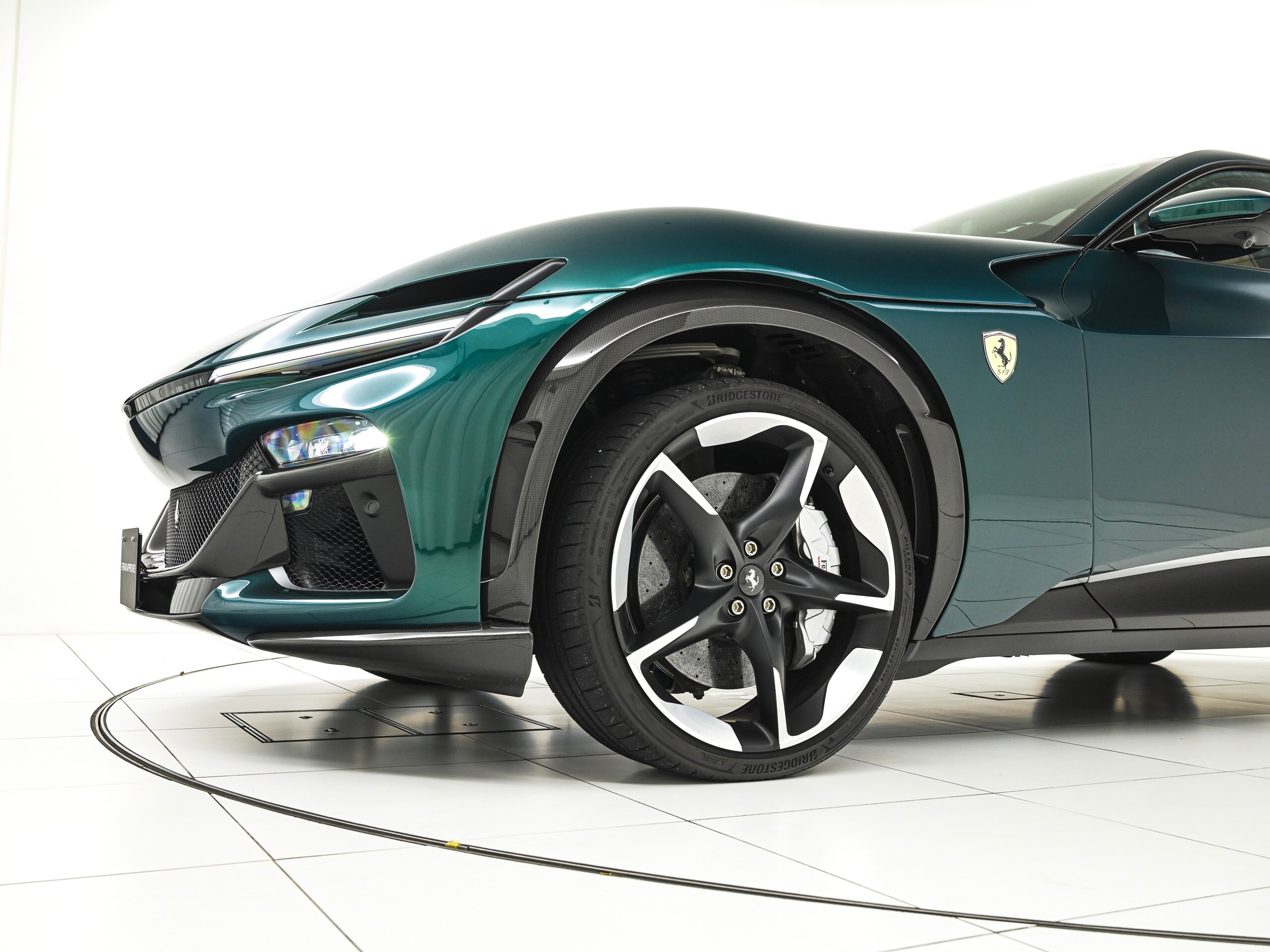 2025 Ferrari Purosangue — Photo 29 / 37