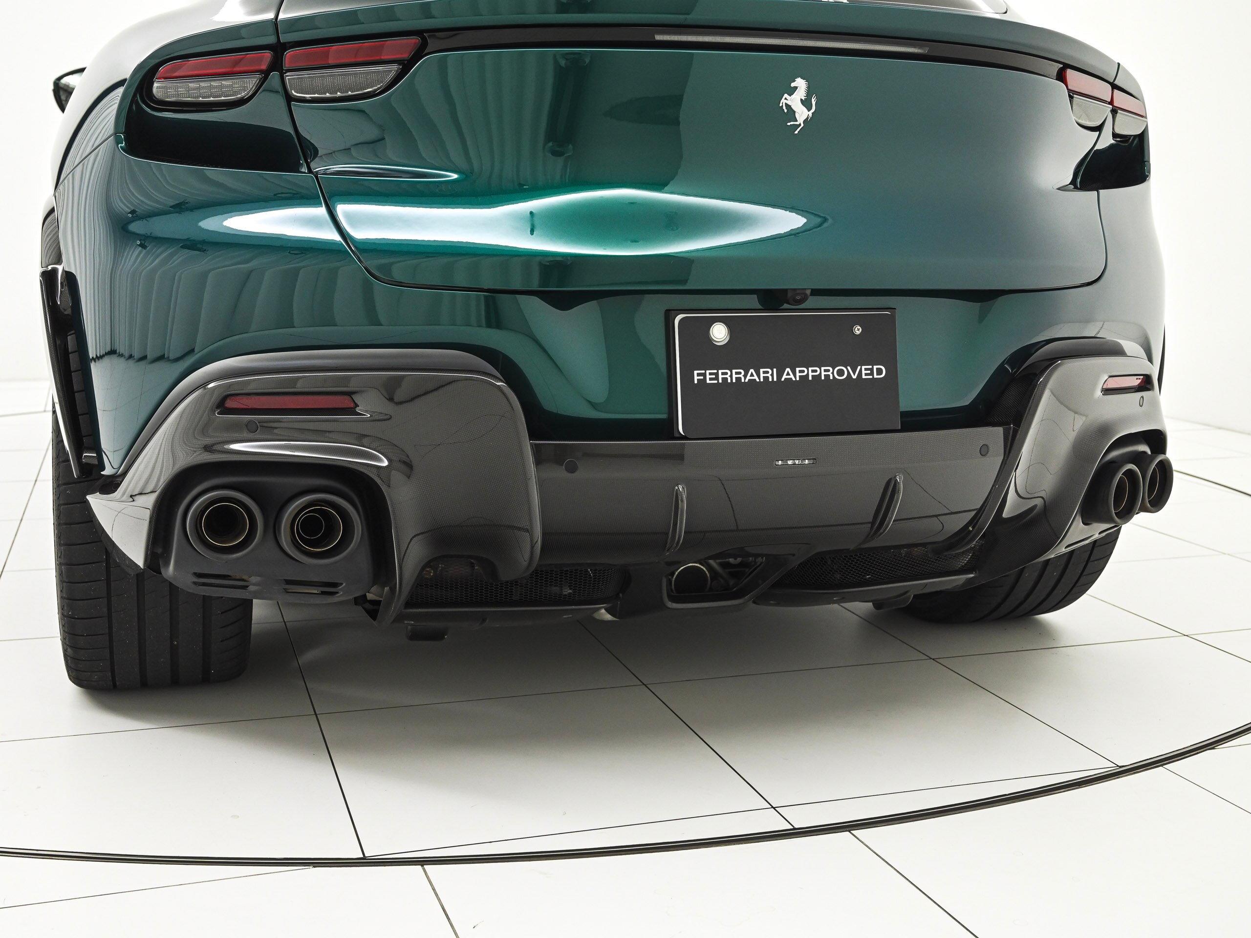 2025 Ferrari Purosangue — Photo 31 / 37