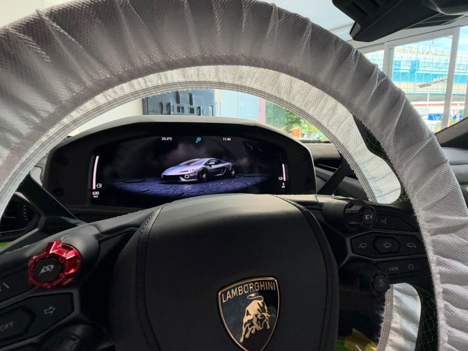 2025 Lamborghini Temerario — Photo 7 / 8