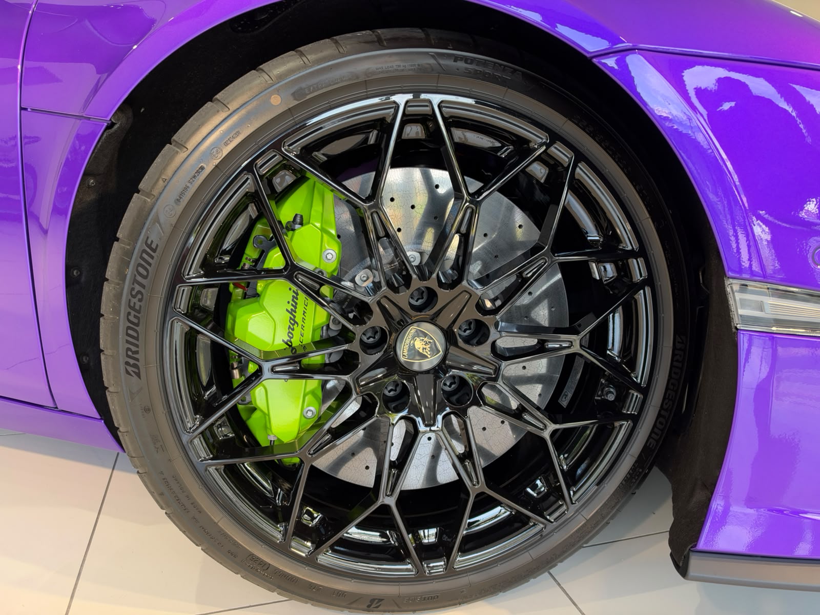 2025 Lamborghini Temerario — Photo 8 / 8