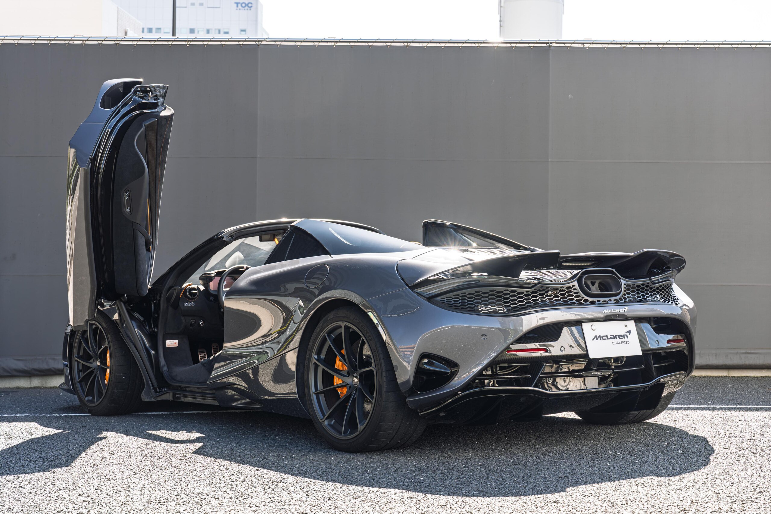 2025 McLaren 750S Spider — Photo 14 / 40