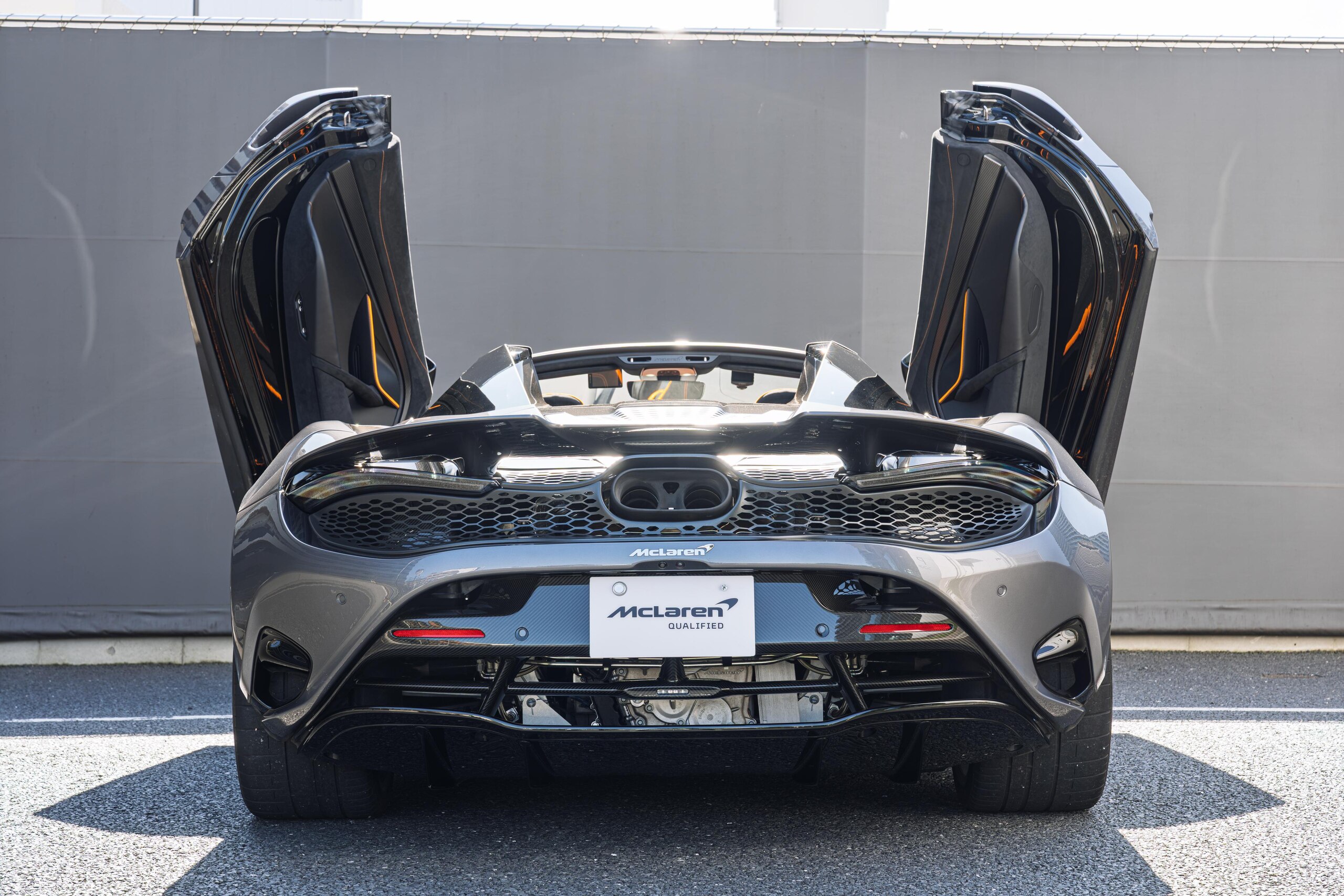 2025 McLaren 750S Spider — Photo 15 / 40