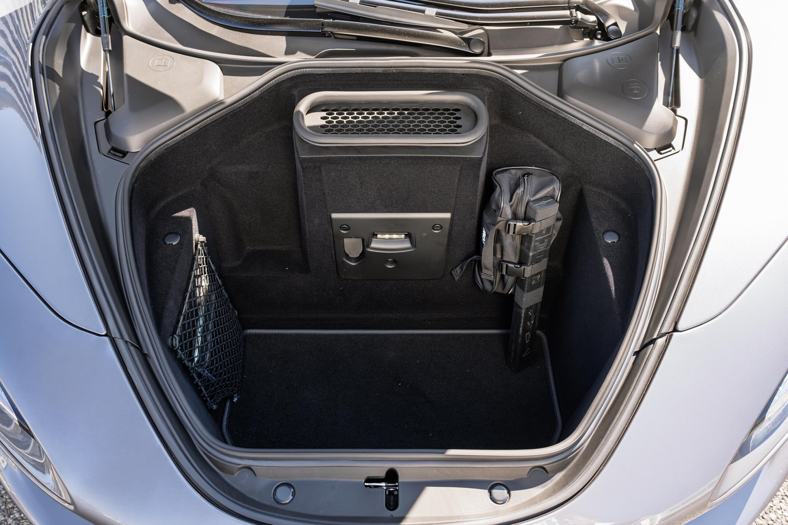 2025 McLaren 750S Spider — Photo 20 / 40
