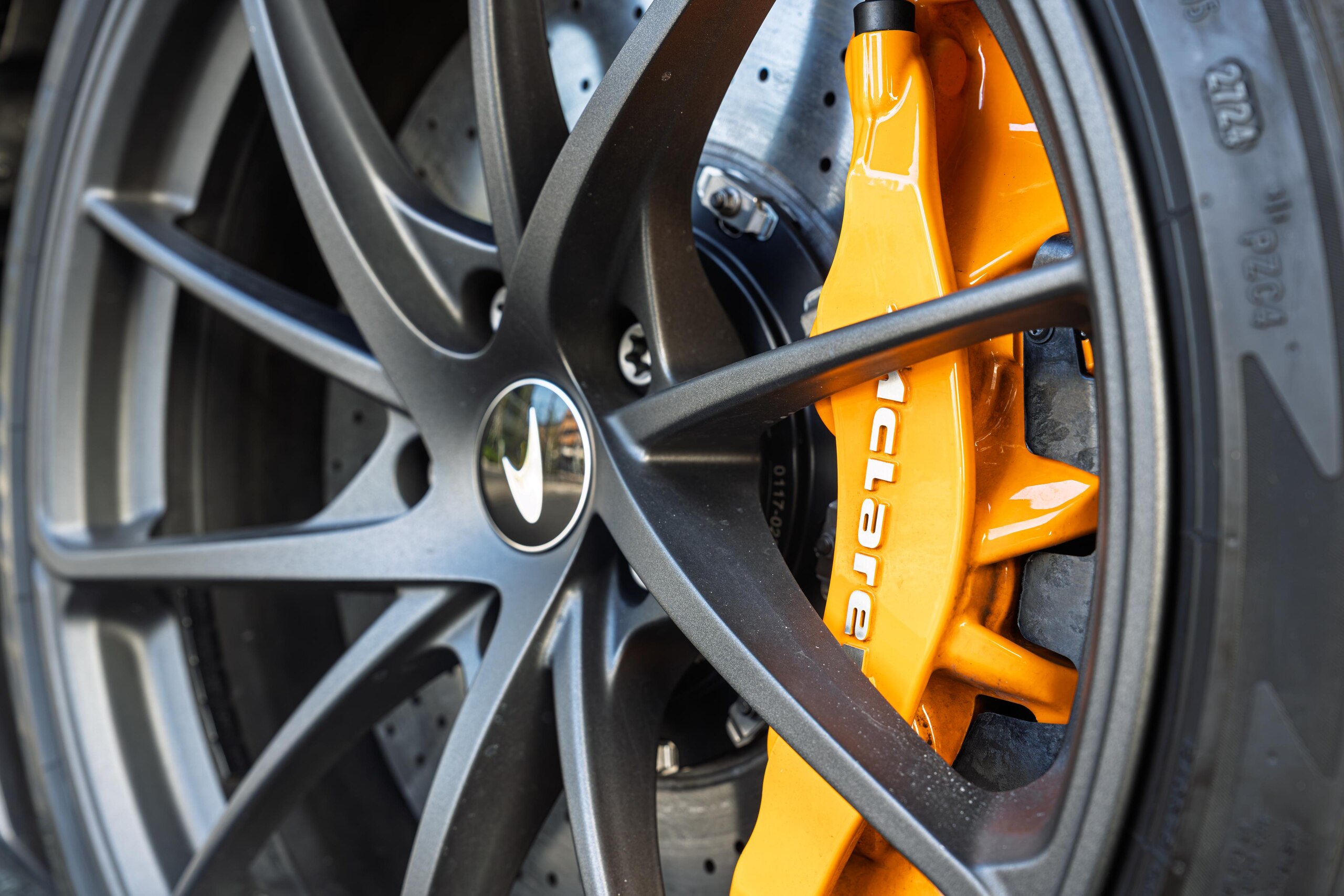 2025 McLaren 750S Spider — Photo 25 / 40
