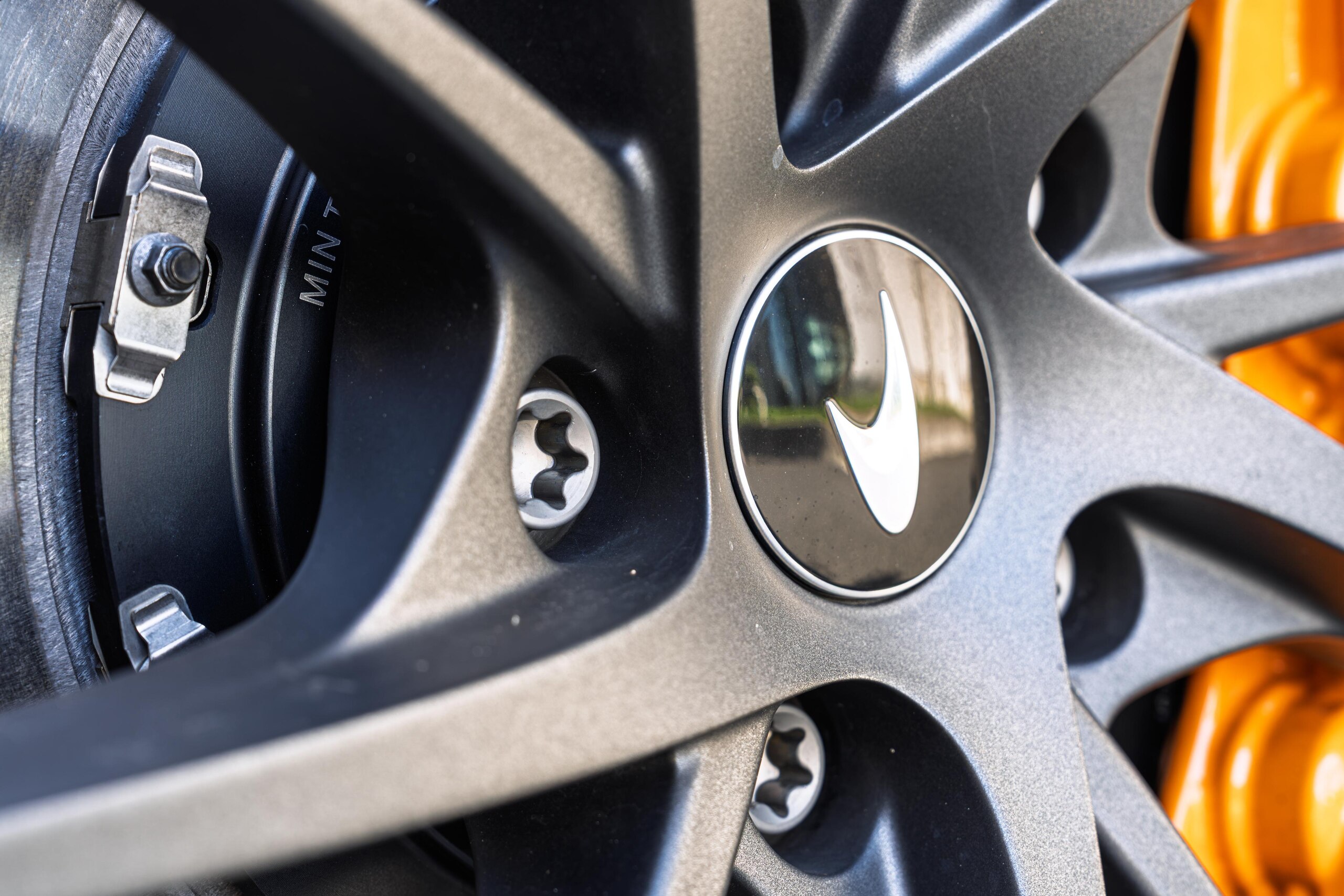 2025 McLaren 750S Spider — Photo 27 / 40