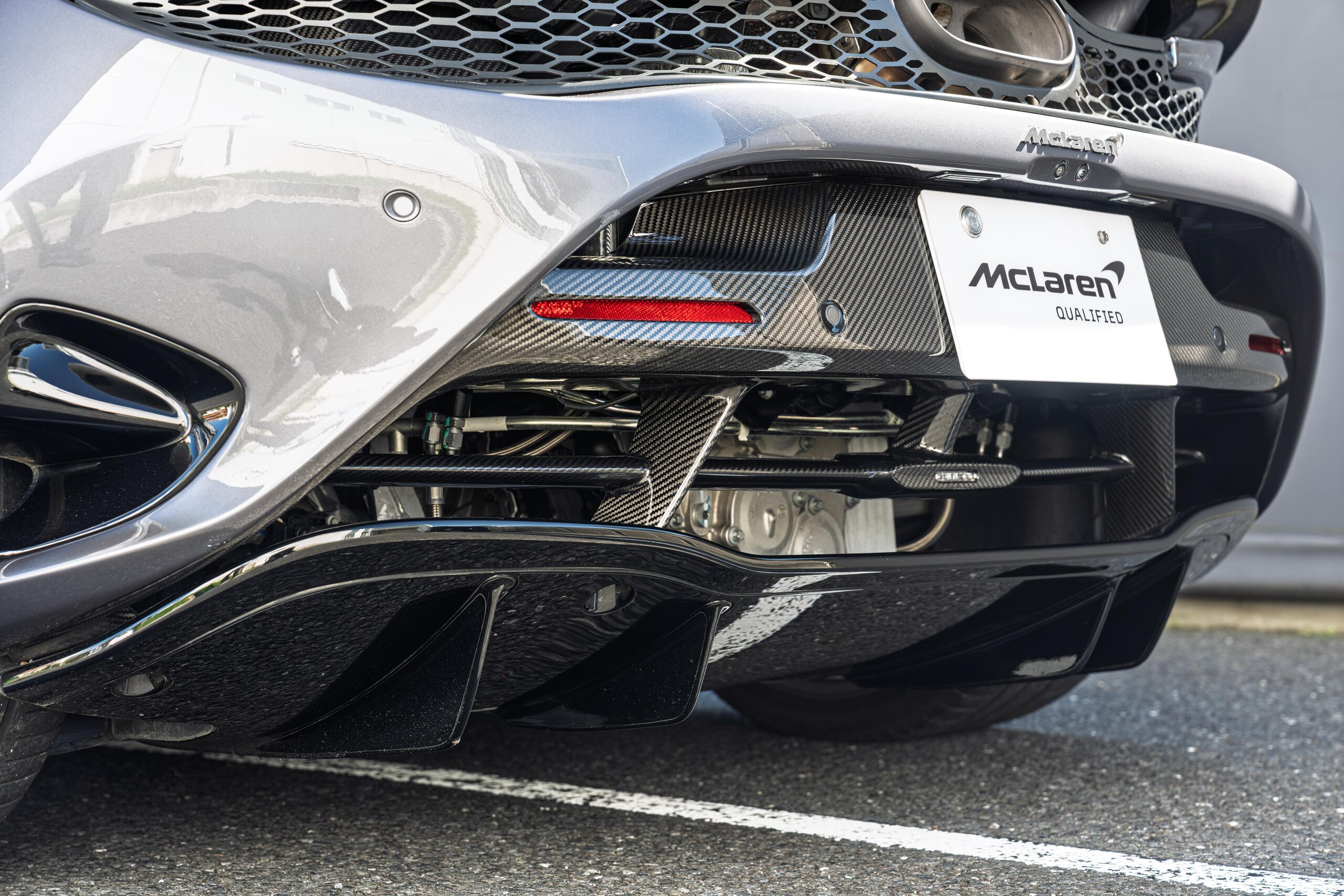 2025 McLaren 750S Spider — Photo 28 / 40