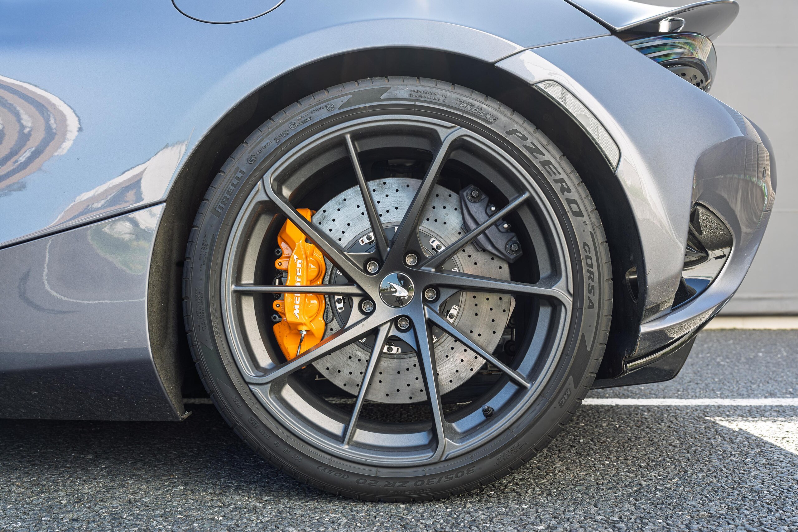 2025 McLaren 750S Spider — Photo 31 / 40